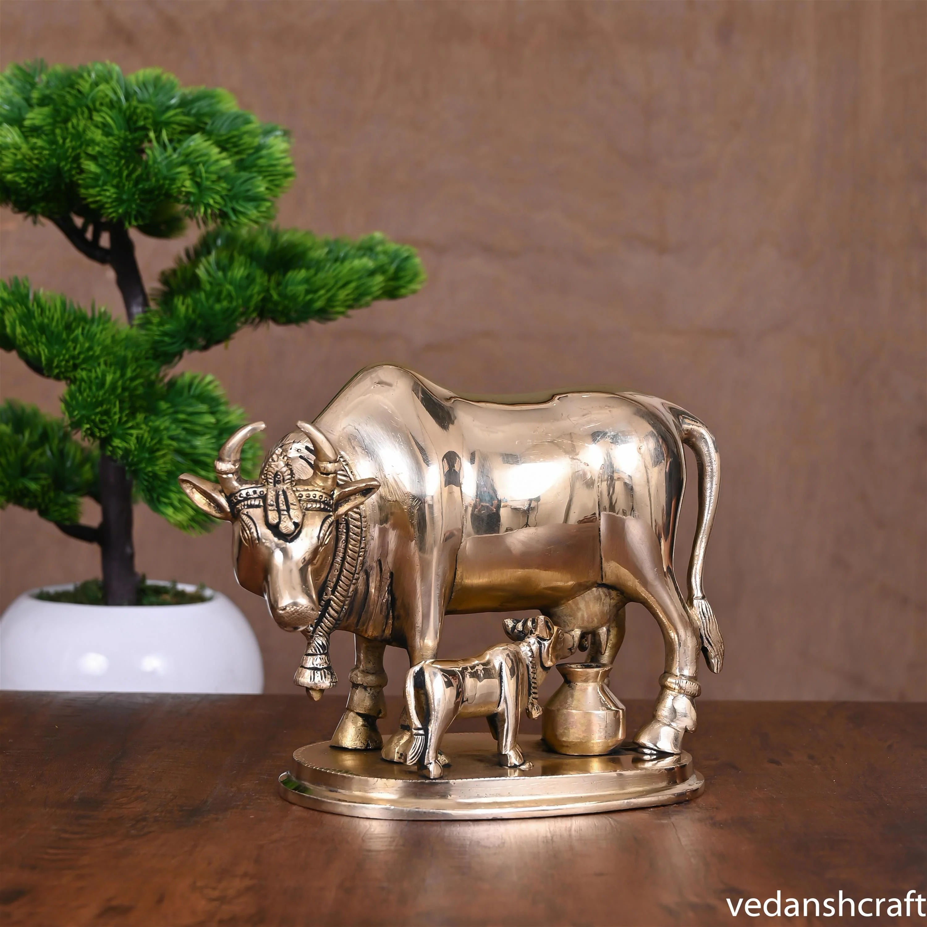 Brass Kamdhenu Cow With Calf Idol (6 Inch) - Image 2