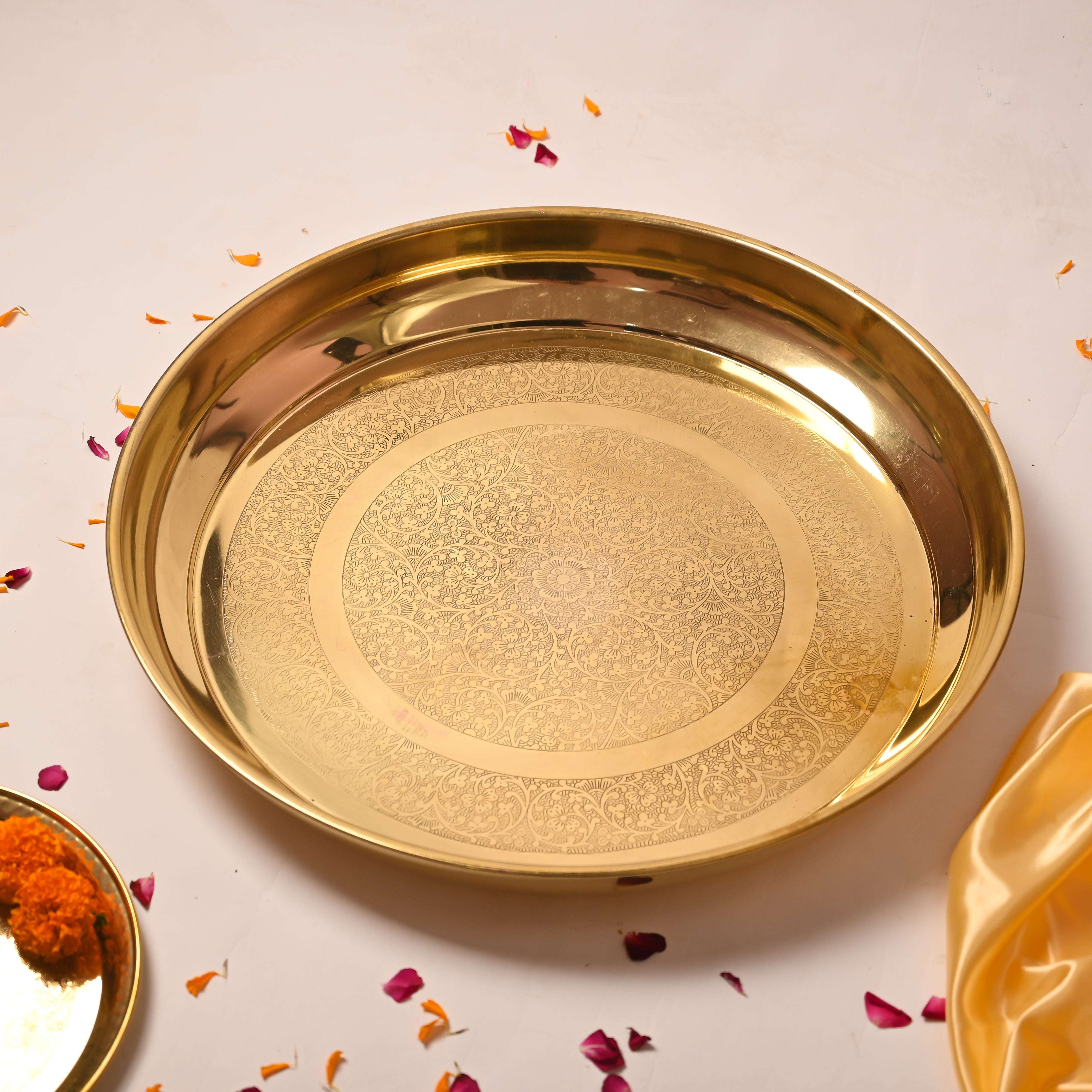 Brass Handcrafted Parat – Traditional Indian Brassware for Elegant Serving (23 Inch) - Image 2