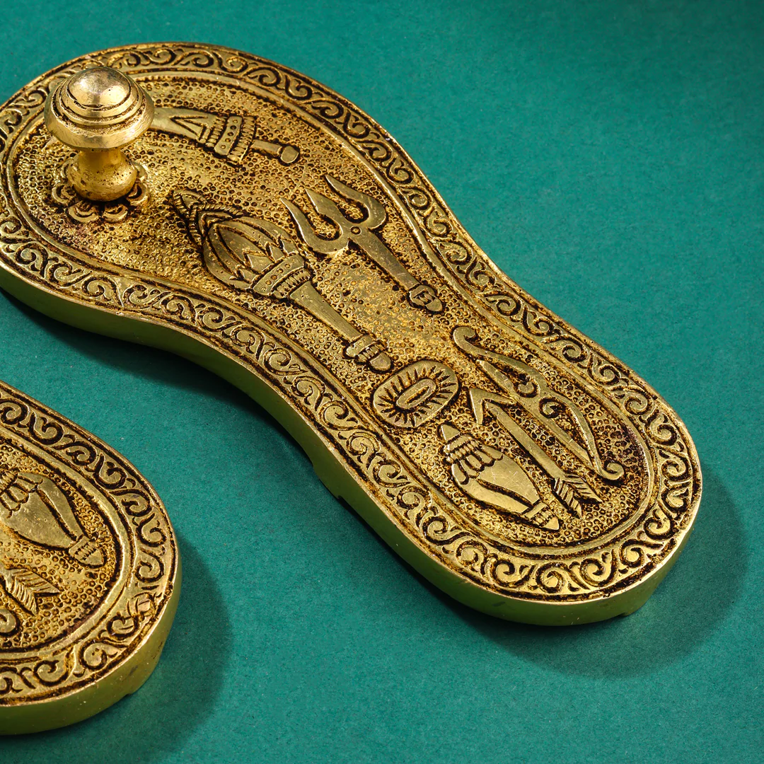Brass Charan Paduka Set (6.5 Inch) - Image 3