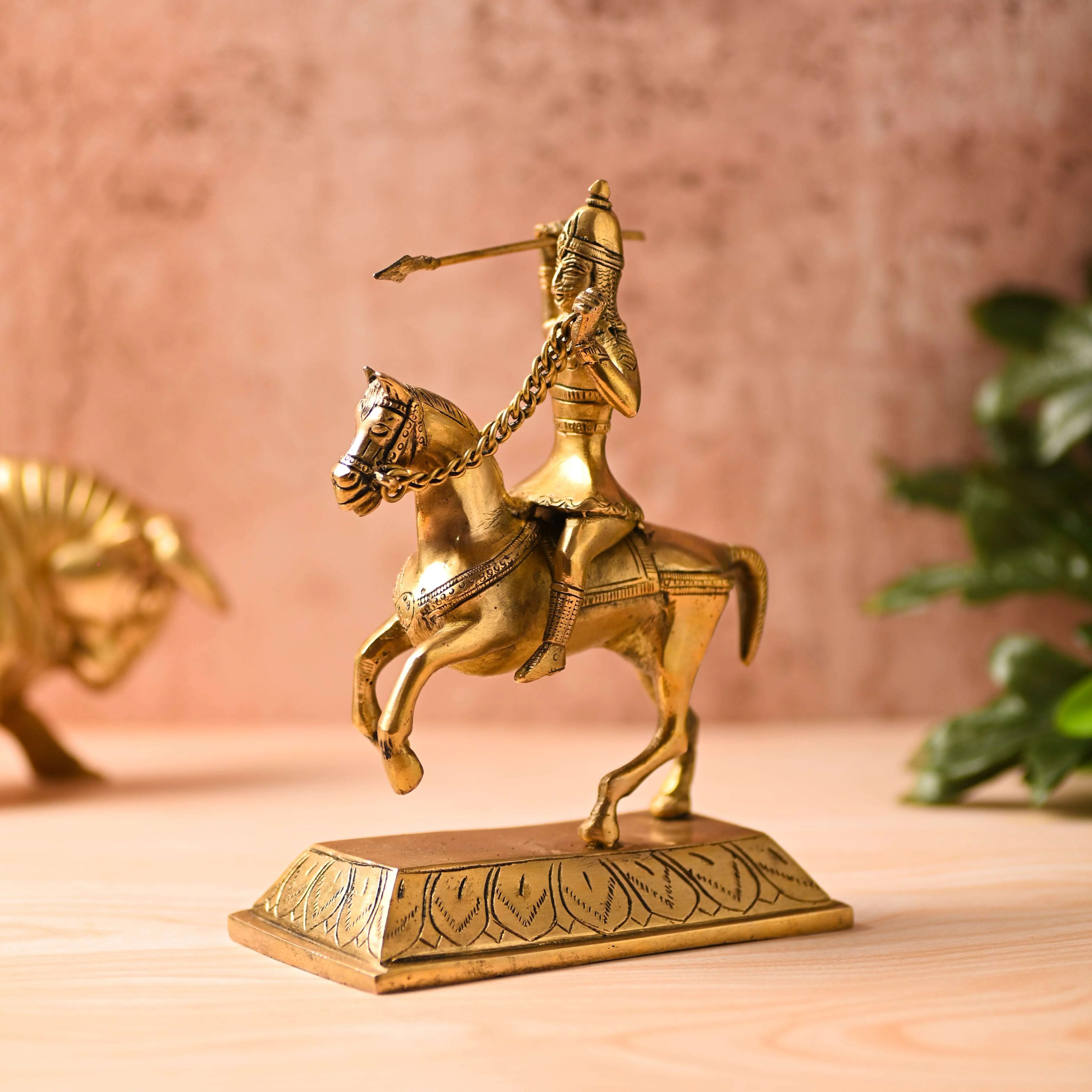 Brass Chatrapati Shivaji Maharaj Sitting on Horse Statue (7.8 Inch) - Image 2
