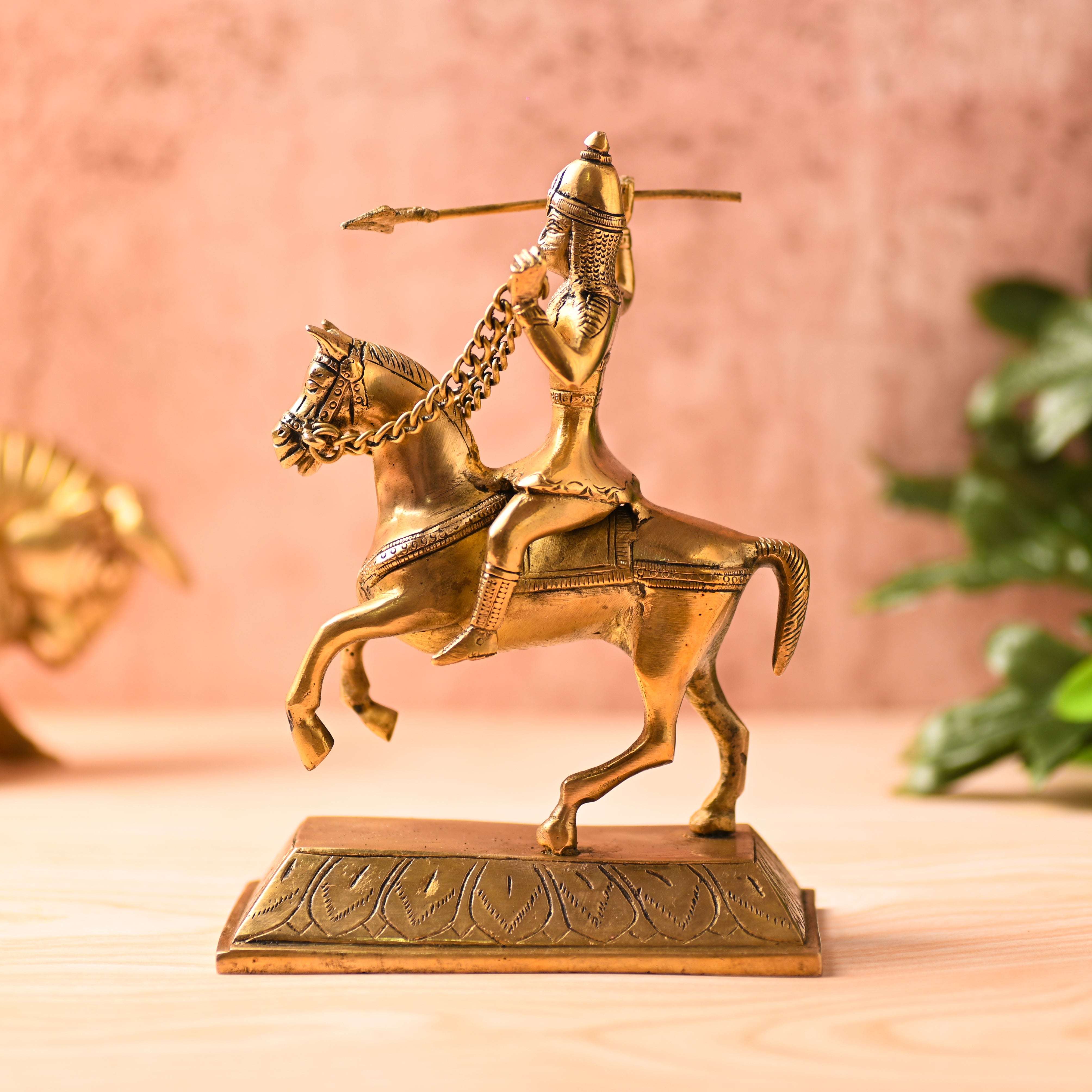 Brass Chatrapati Shivaji Maharaj Sitting on Horse Statue (7.8 Inch) - Image 4