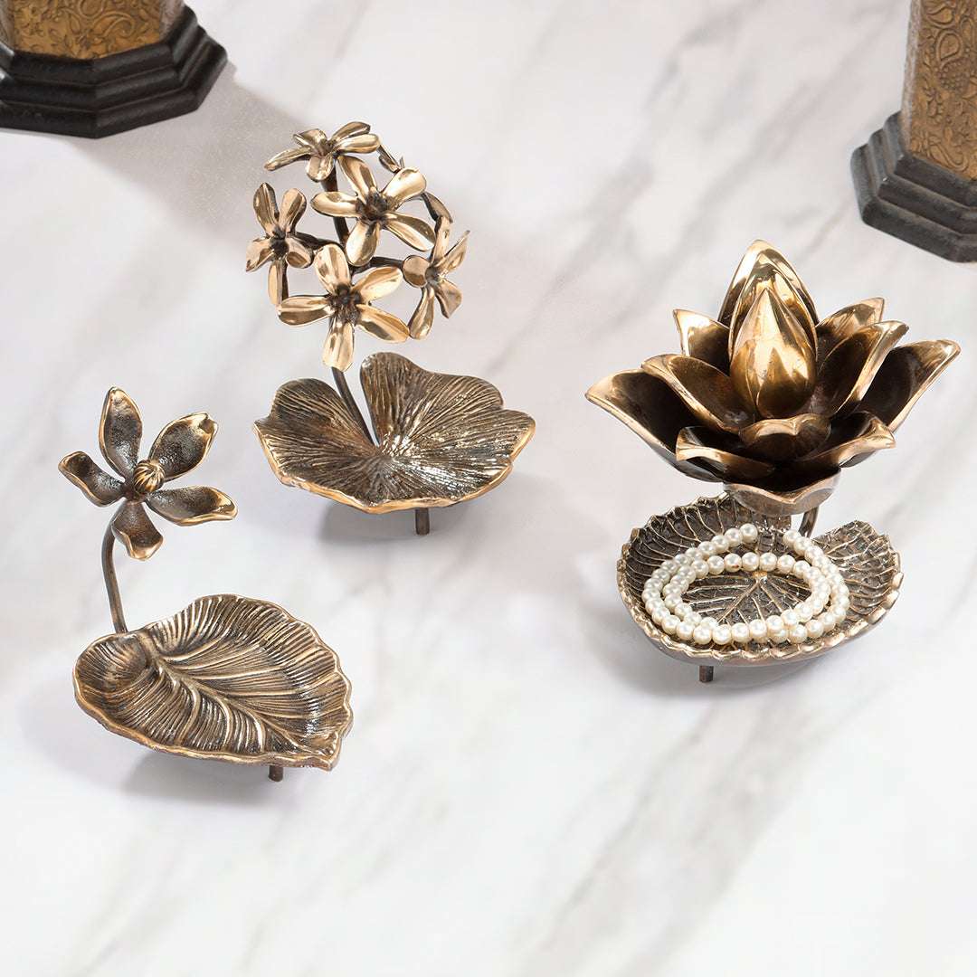 Brass Decorative Urli With Flower Showpiece (7 Inch)