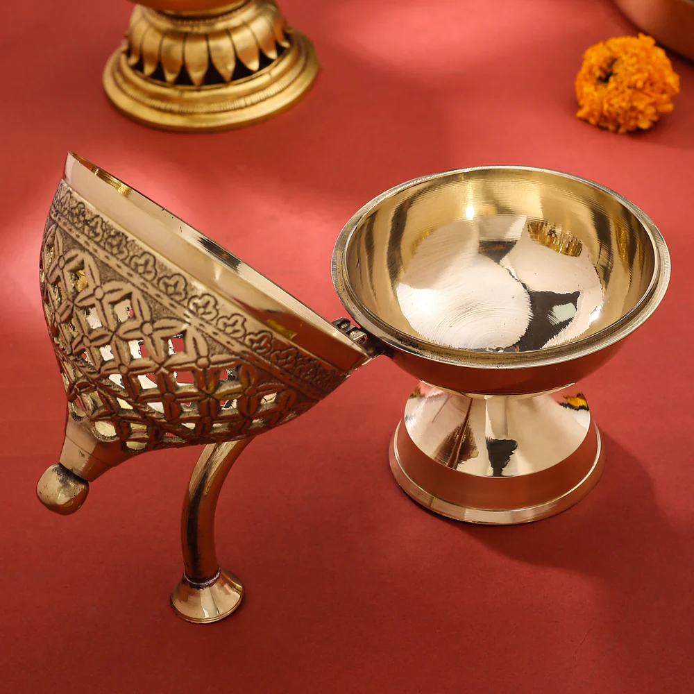 Brass Dhoop Dani & Incense Holder With Handle (7.5 Inch) - Image 4