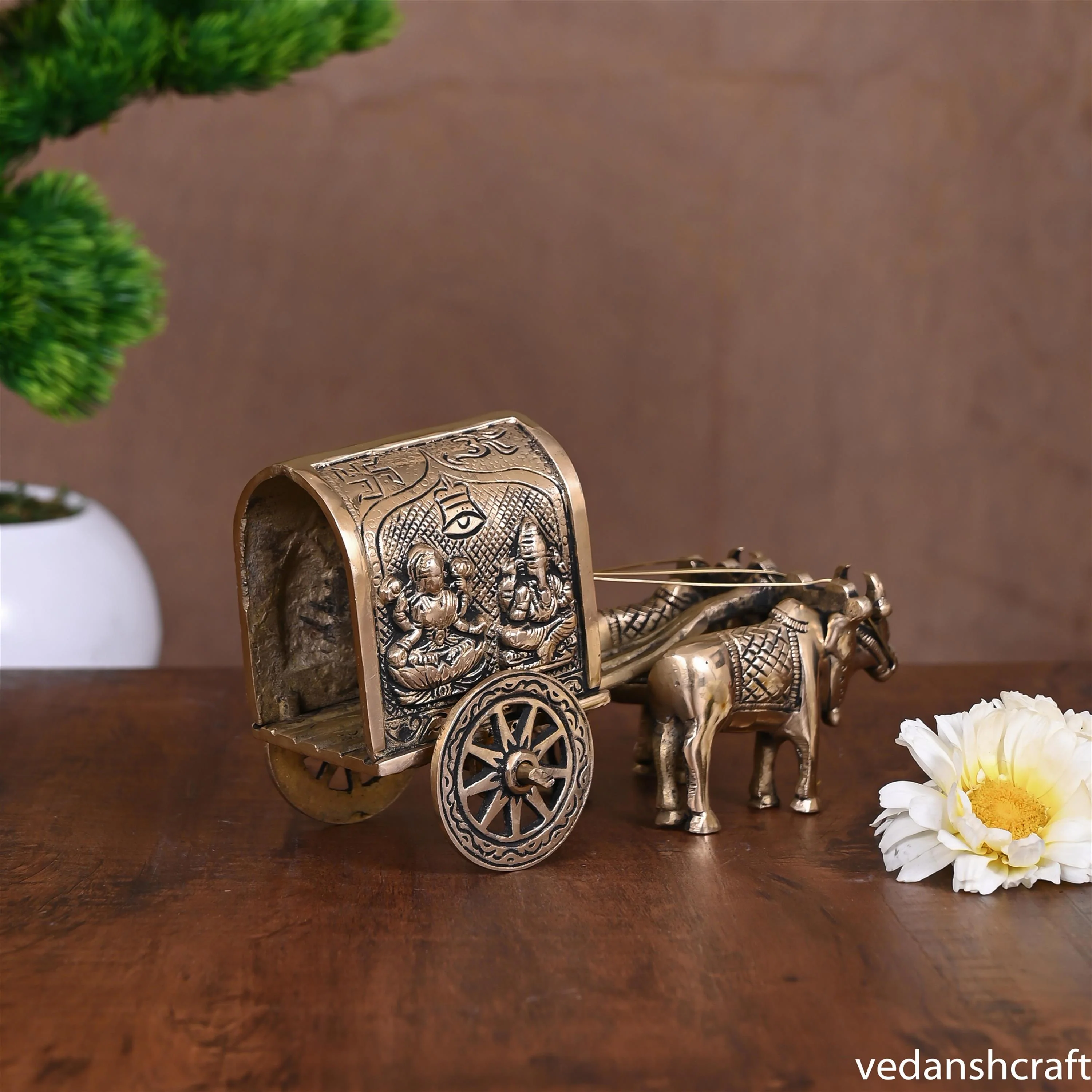 Brass Ganesha Lakshmi Double Bullock Cart (4 Inch) - Image 3