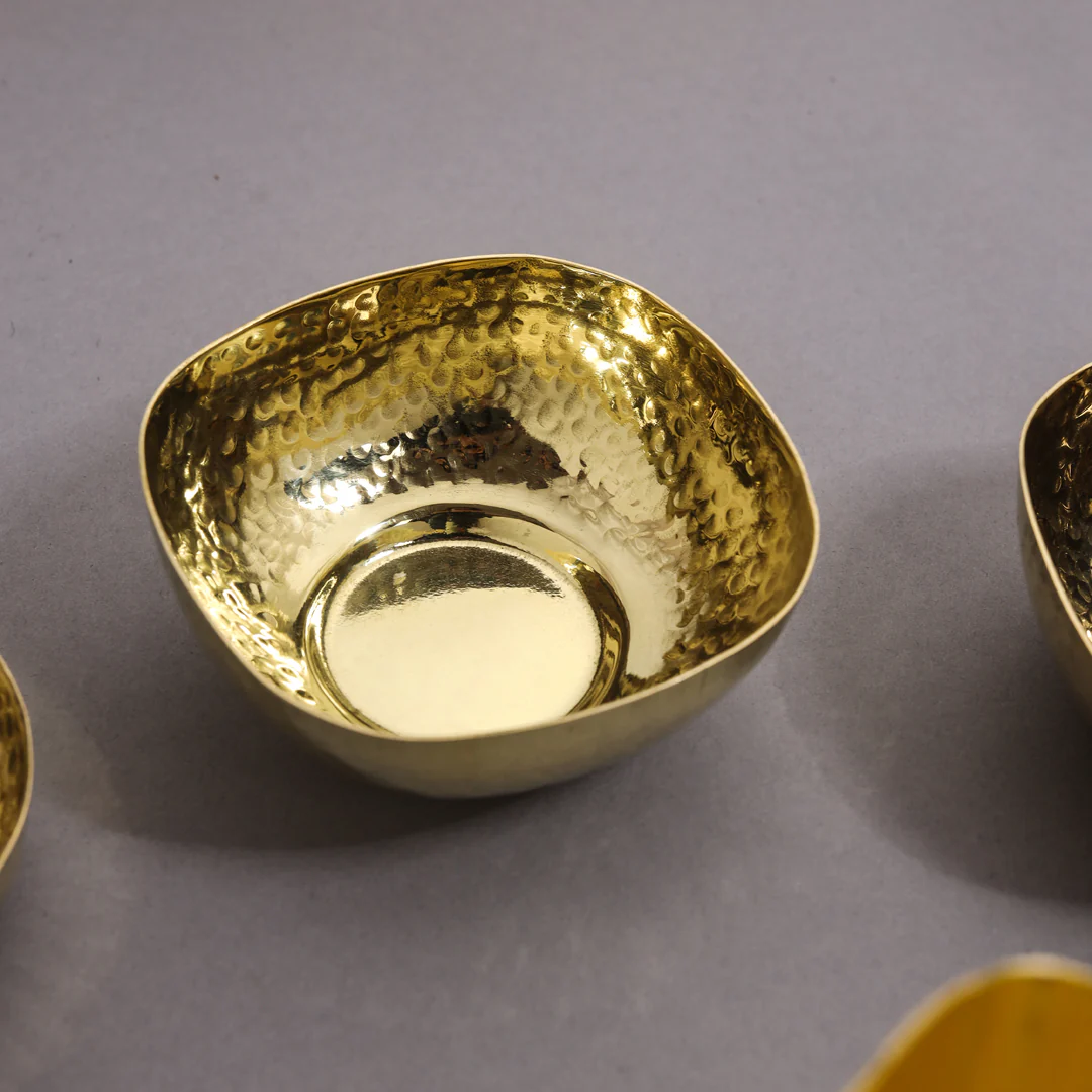 Brass Hammered Square Thali/Dinner Set (1.25 Kg) - Image 6