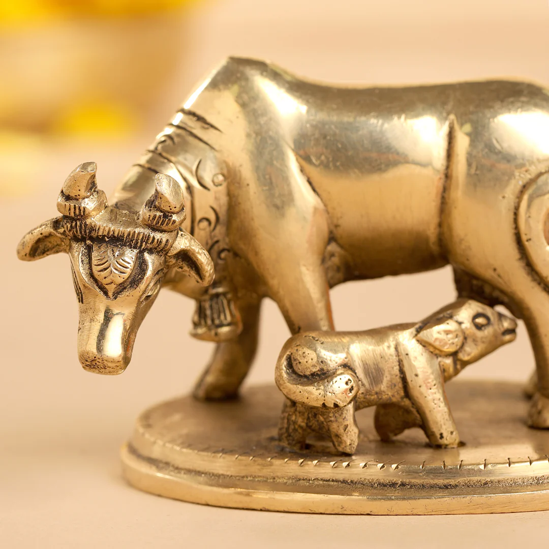 Brass Kamdhenu Cow With Calf Idol (2.5 Inch) - Image 2