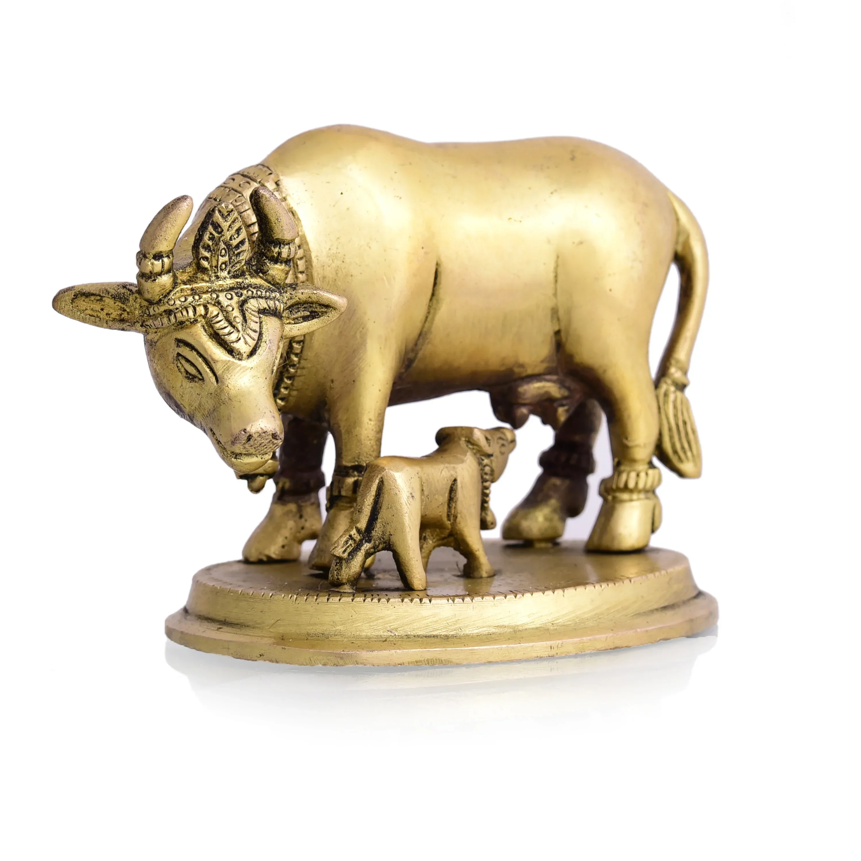 Brass Kamdhenu Cow With Calf Idol (3.5 Inch) - Image 3
