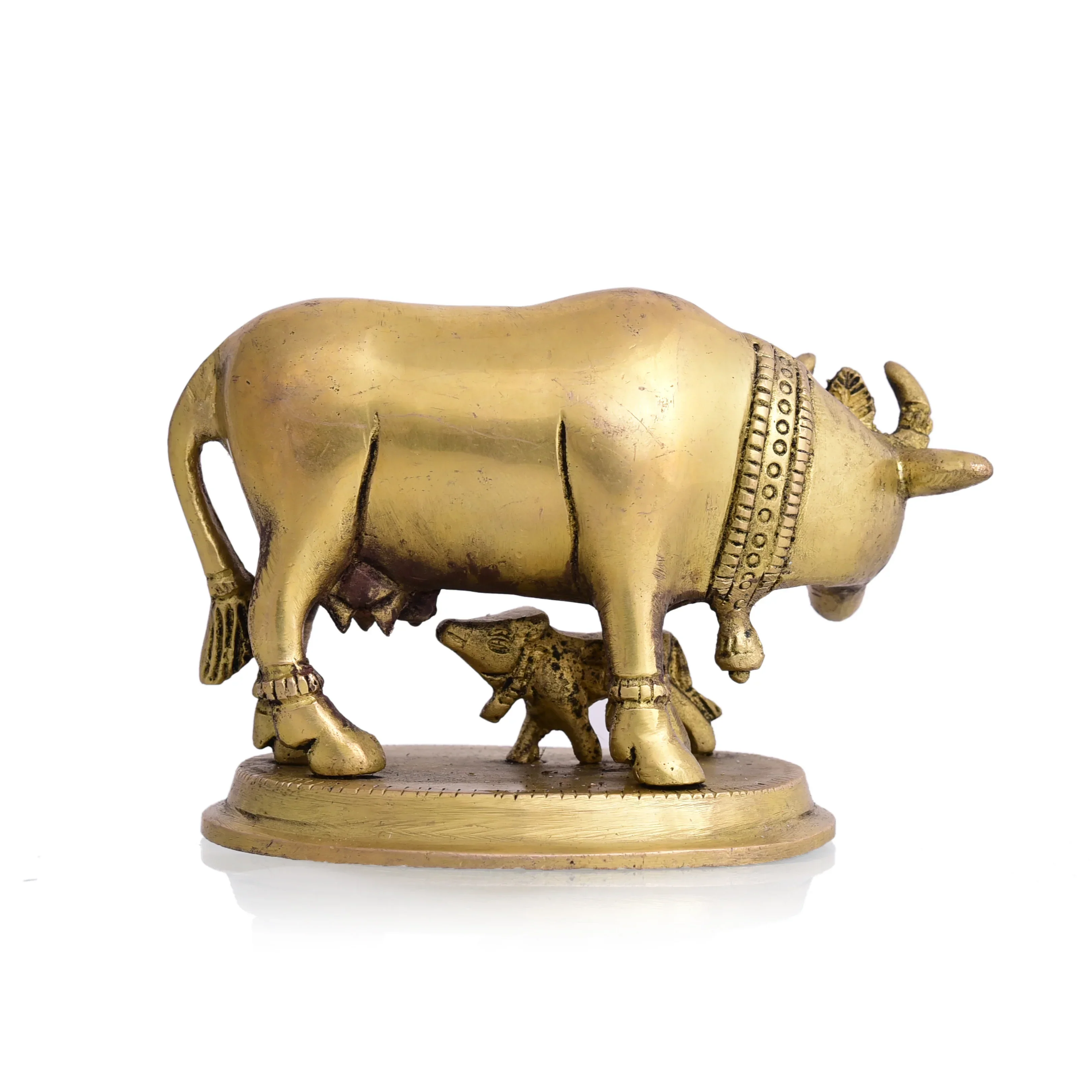Brass Kamdhenu Cow With Calf Idol (3.5 Inch) - Image 5