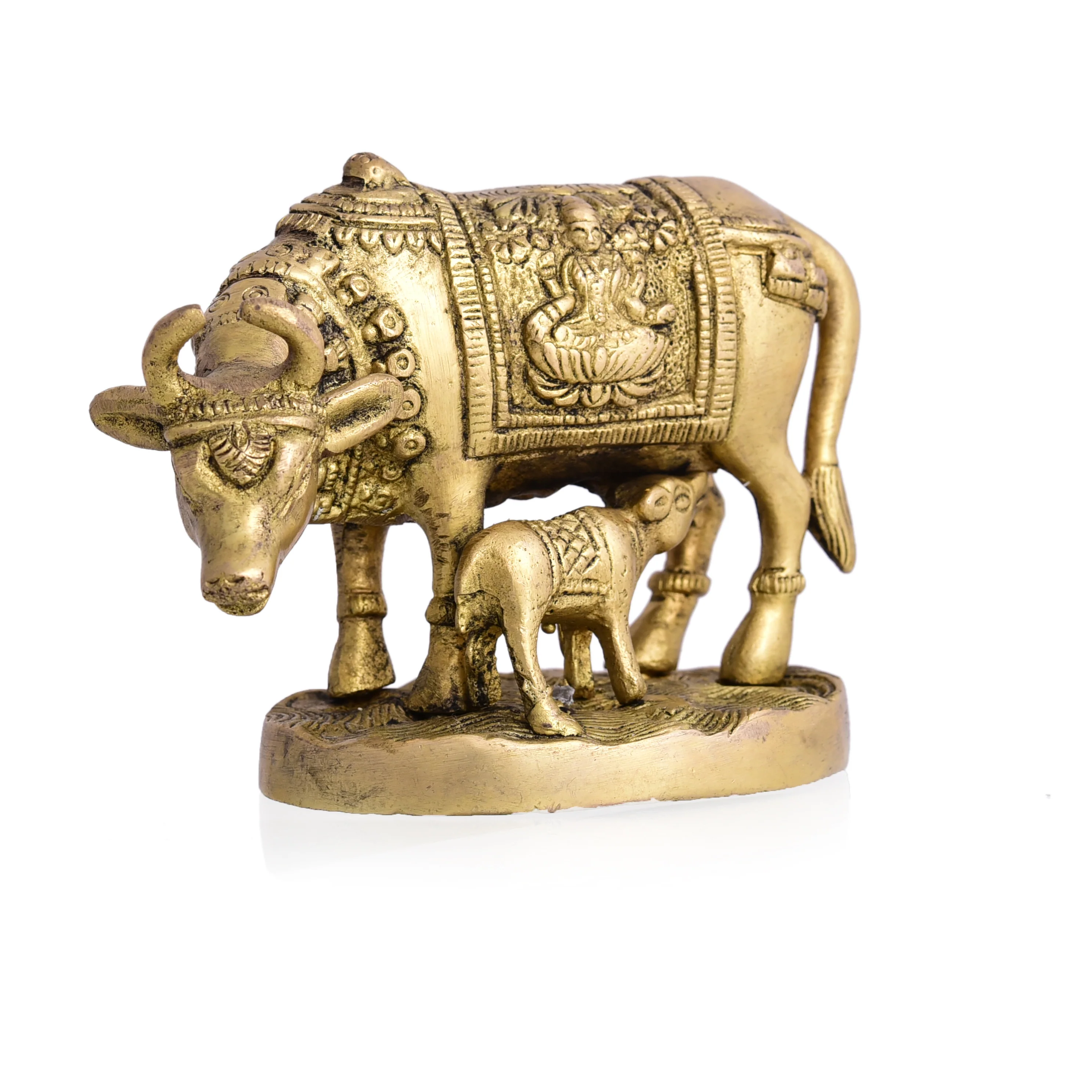 Brass Kamdhenu Cow With Calf Idol (4 Inch) - Image 4