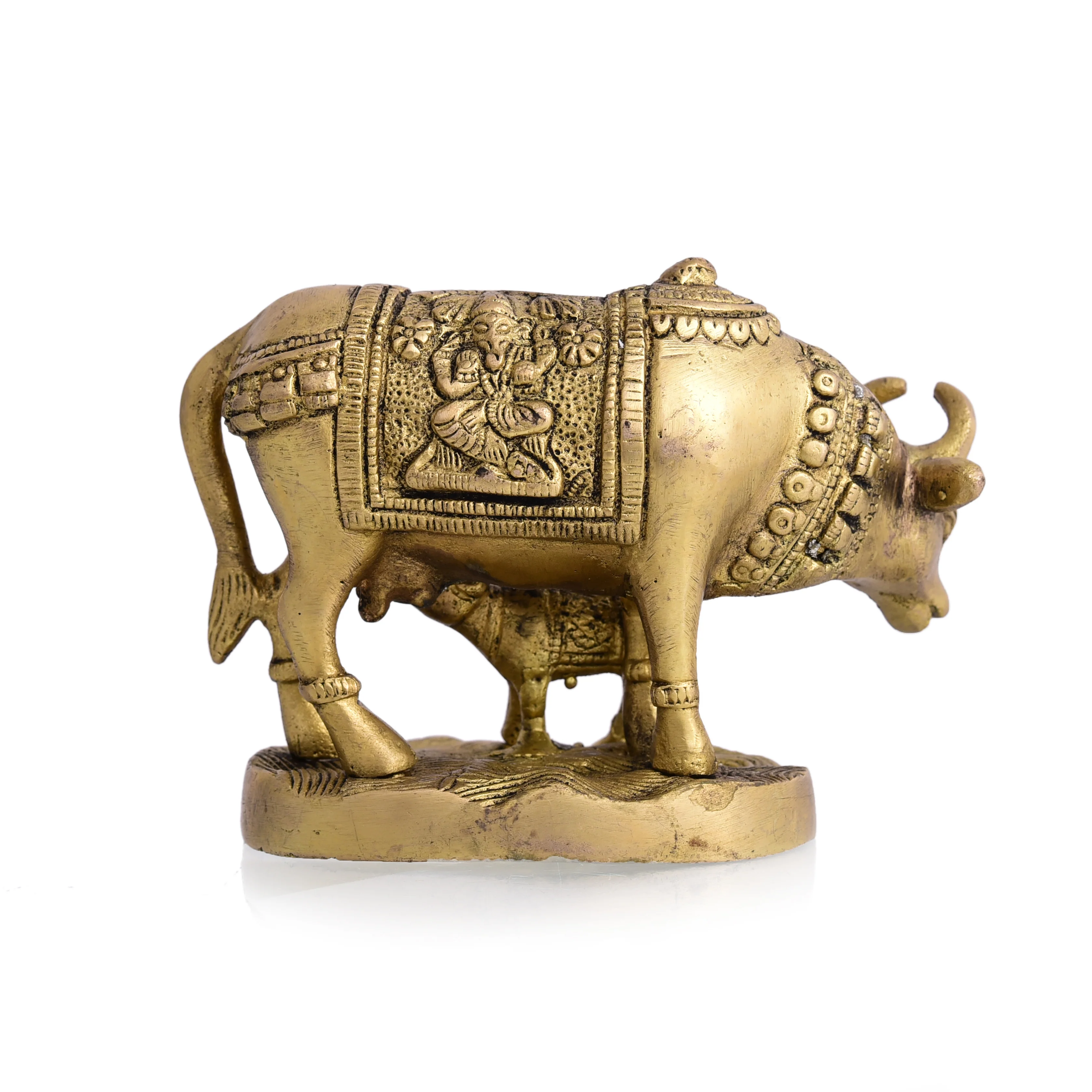 Brass Kamdhenu Cow With Calf Idol (4 Inch) - Image 5