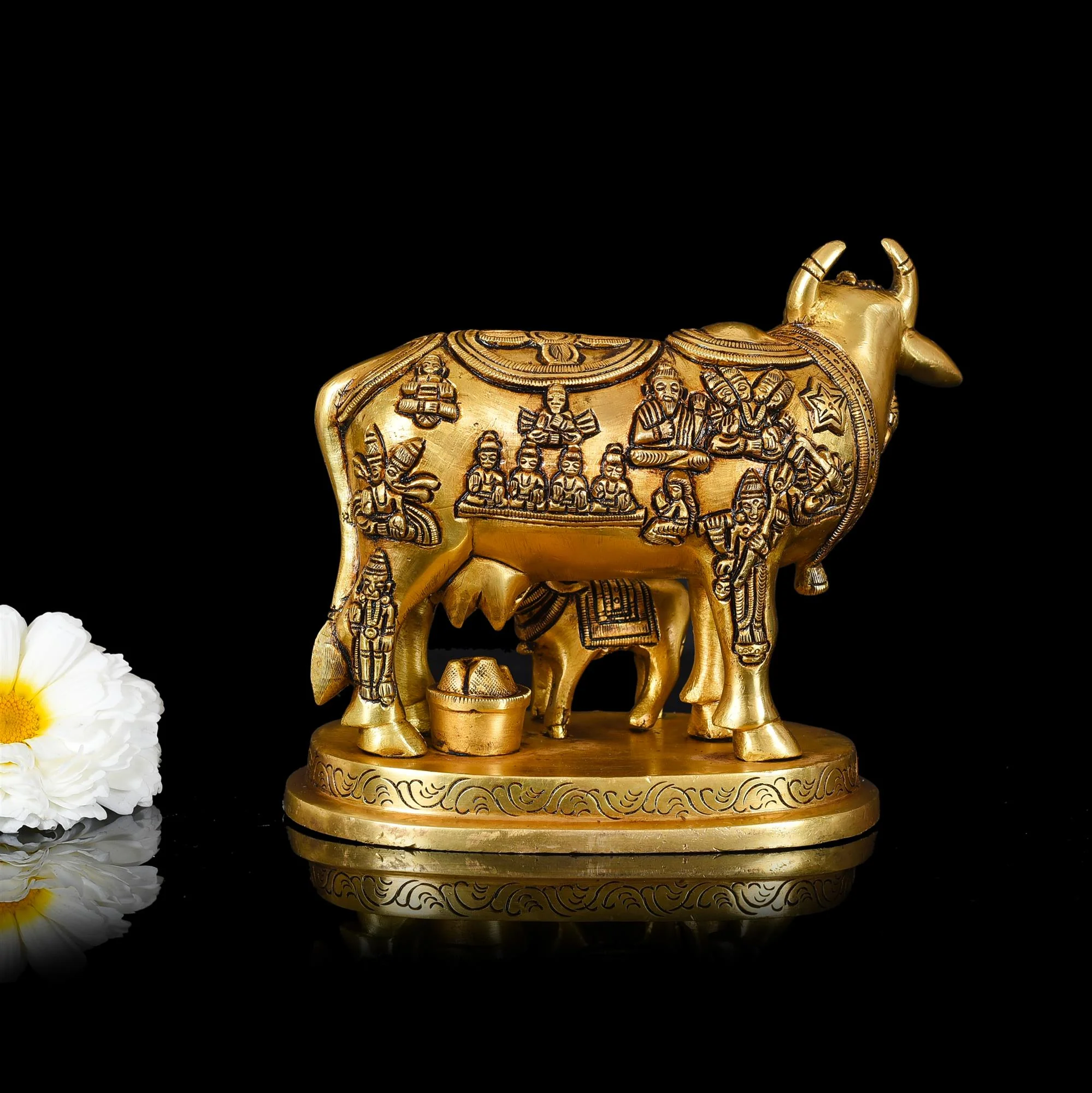 Brass Kamdhenu Cow With Calf Idol (5 Inch) - Image 4