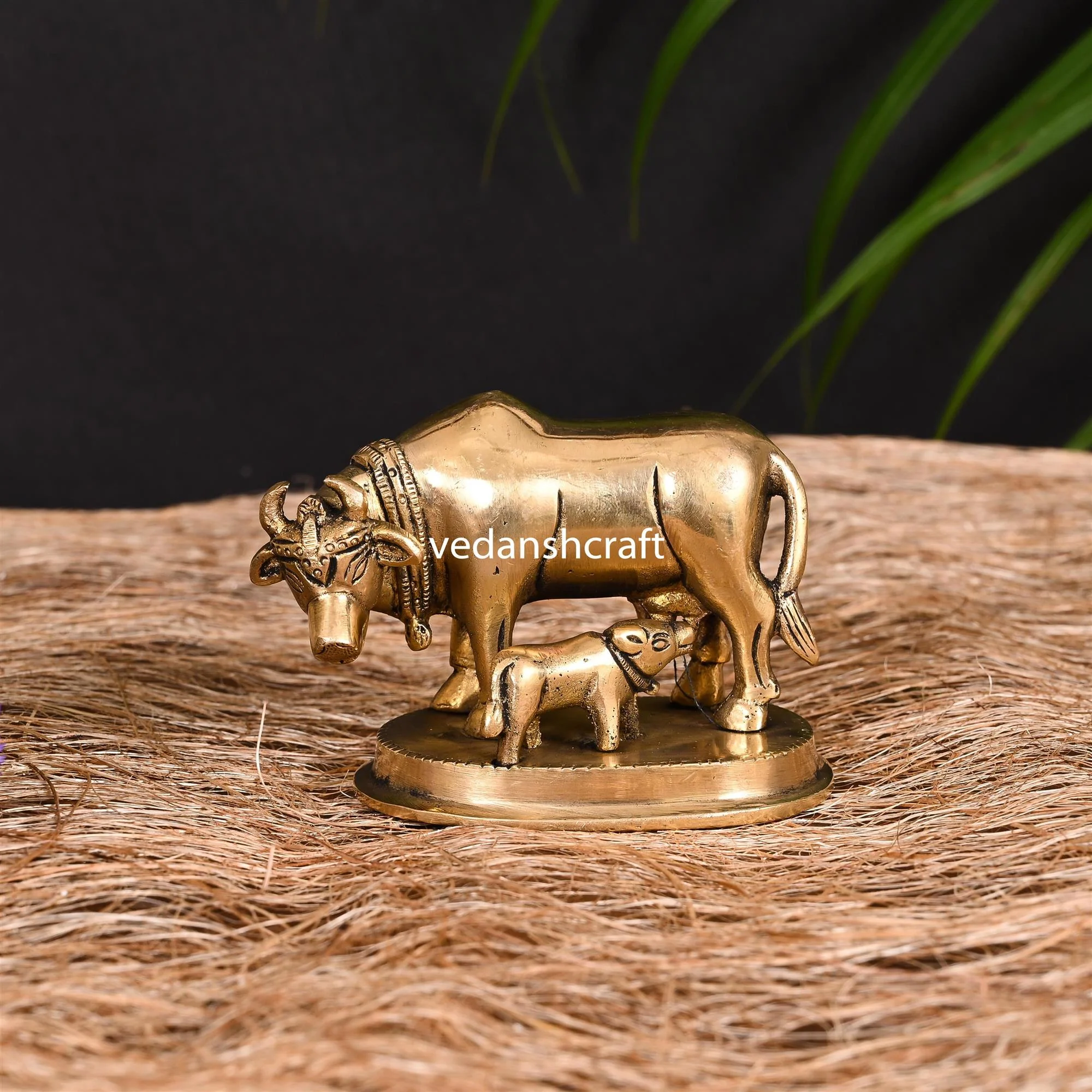 Brass Kamdhenu Cow With Calf Idol - Image 6