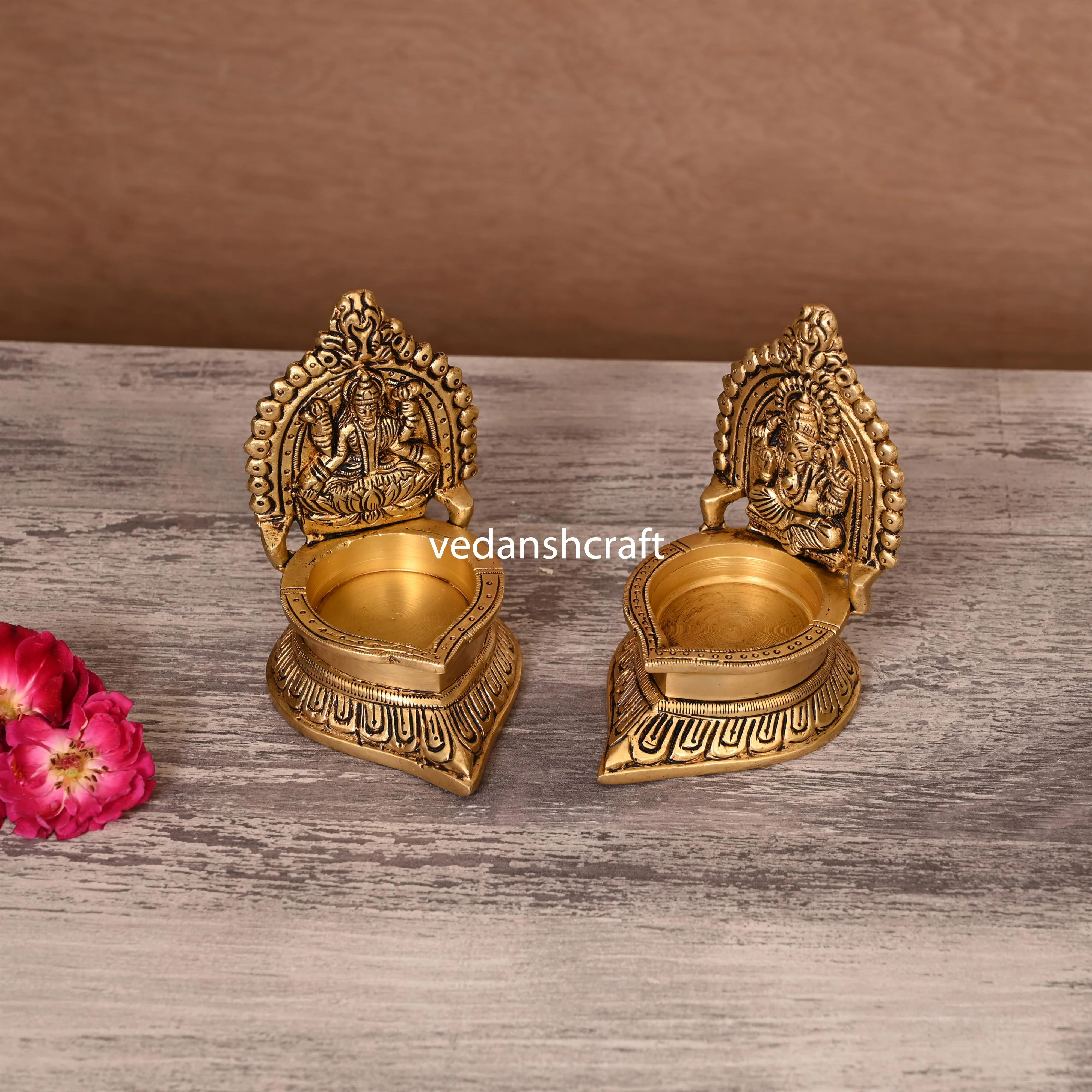 Brass Lakshmi And Ganesha Diya Set (4.5 Inch) - Image 3