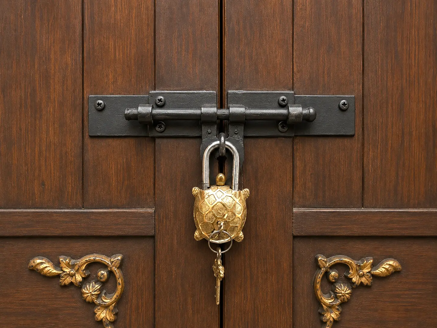 Brass Door Lock With Brass Keys - Image 8