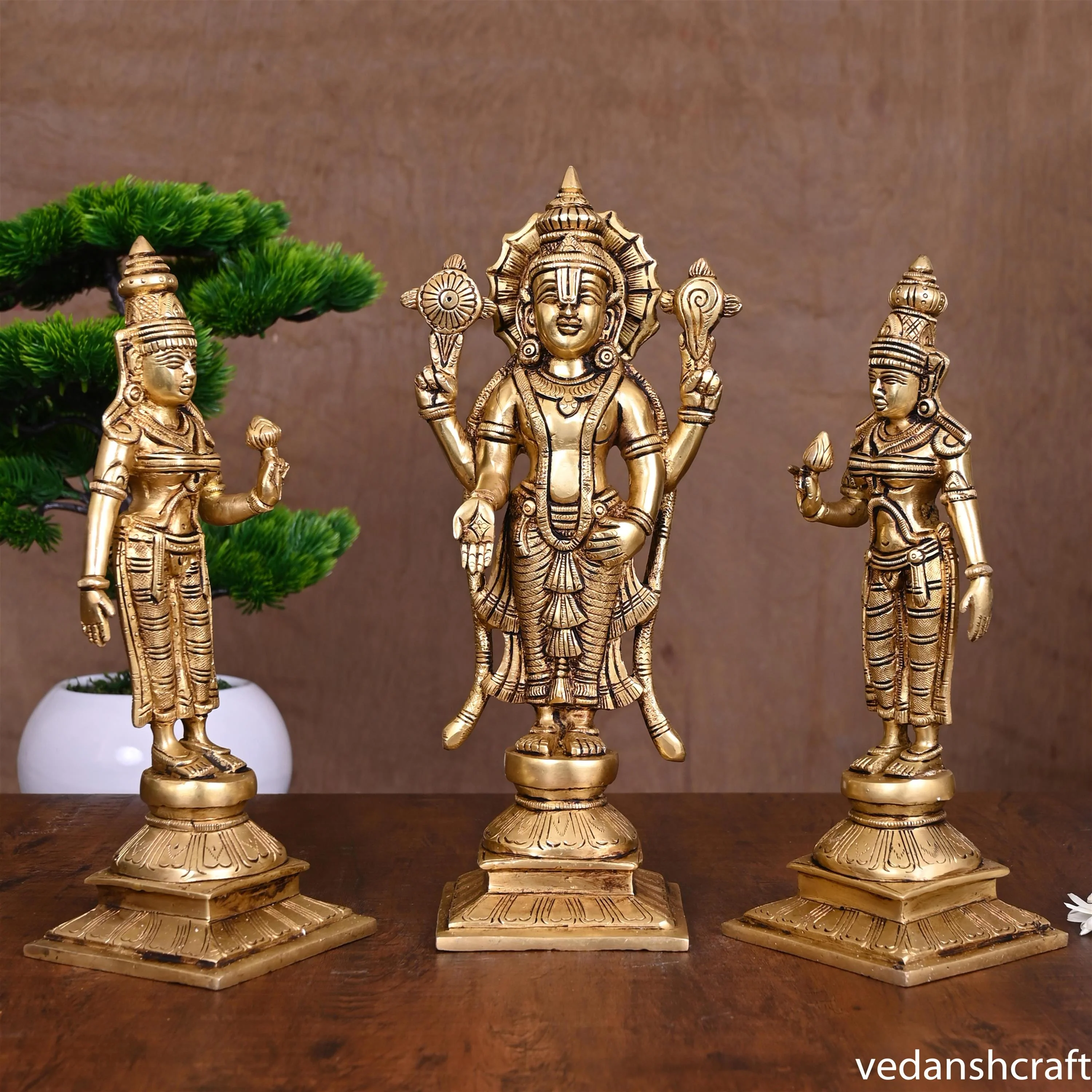 BRASS LORD BALAJI WITH SRI DEVI AND BHUDEVI SET (11.2") - Image 2