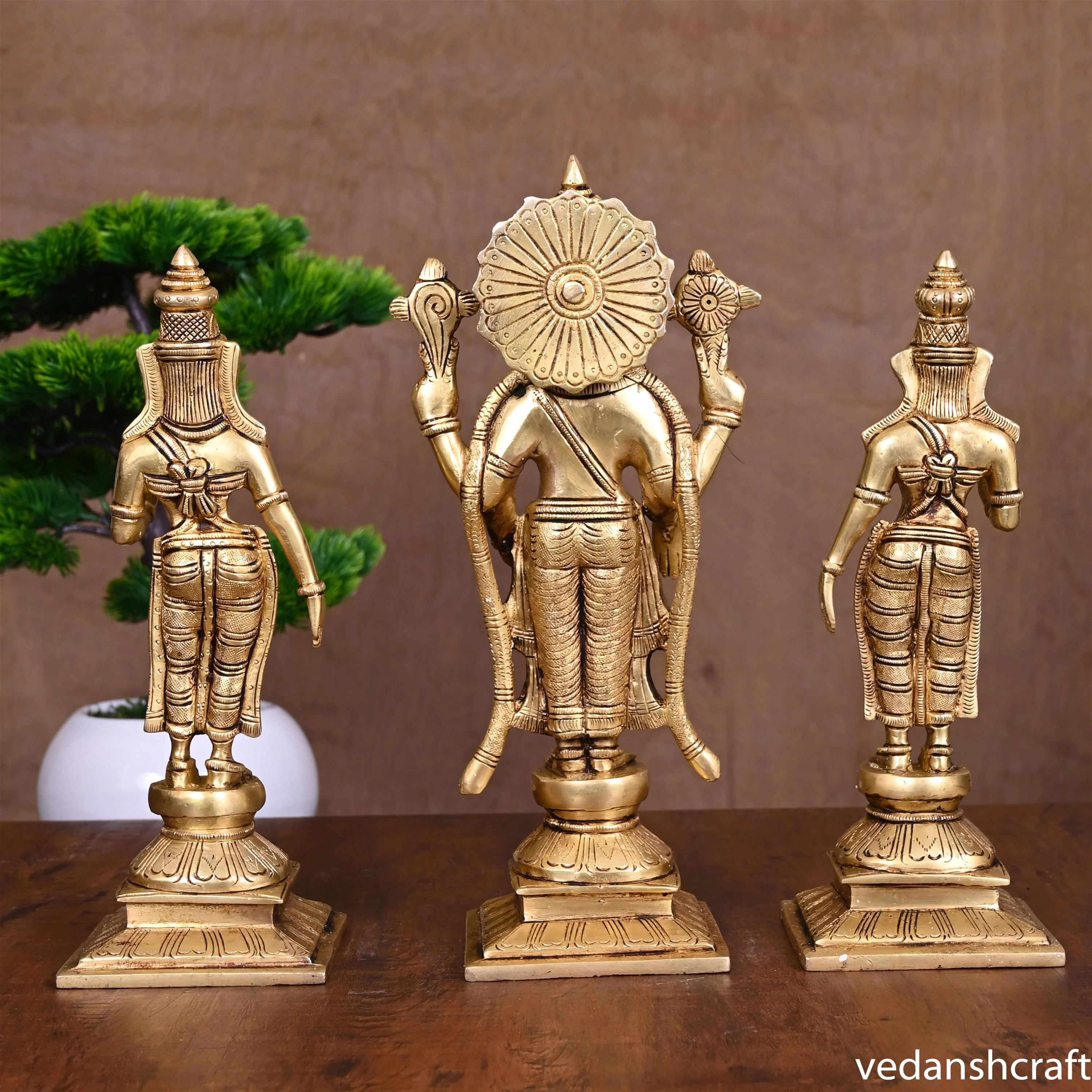BRASS LORD BALAJI WITH SRI DEVI AND BHUDEVI SET (11.2") - Image 3
