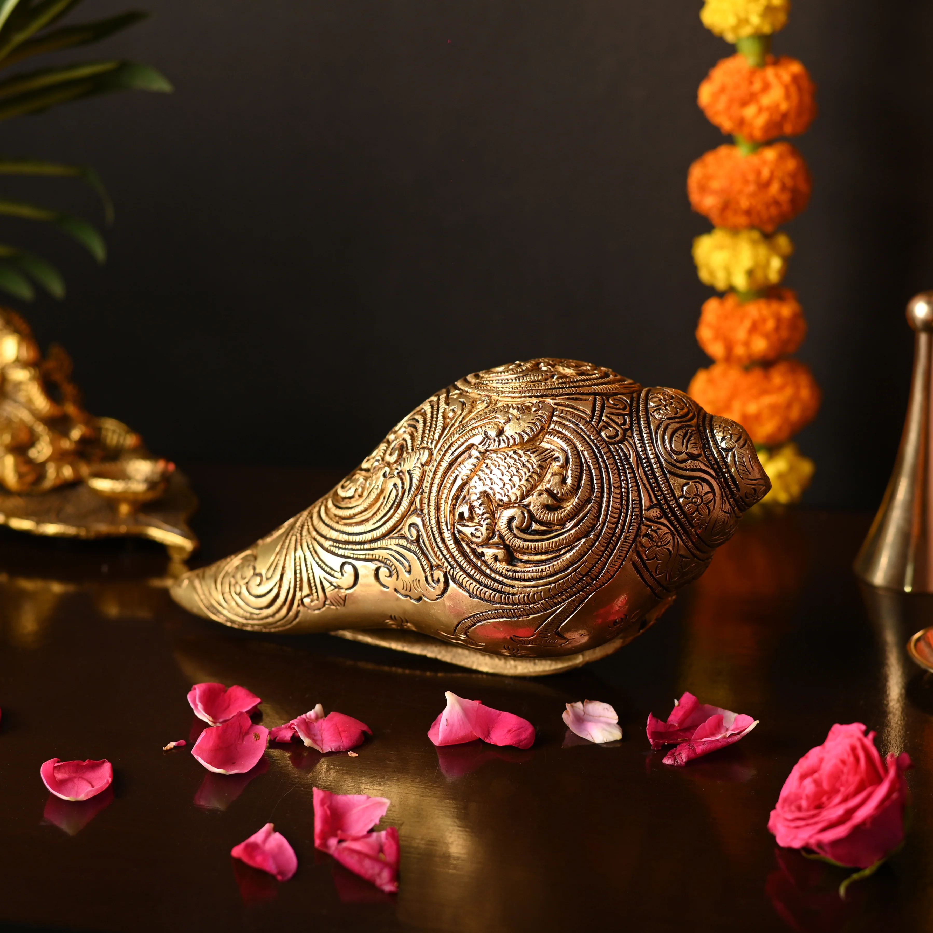 Brass Lord Vishnu And Lakshmi Conch - Image 4