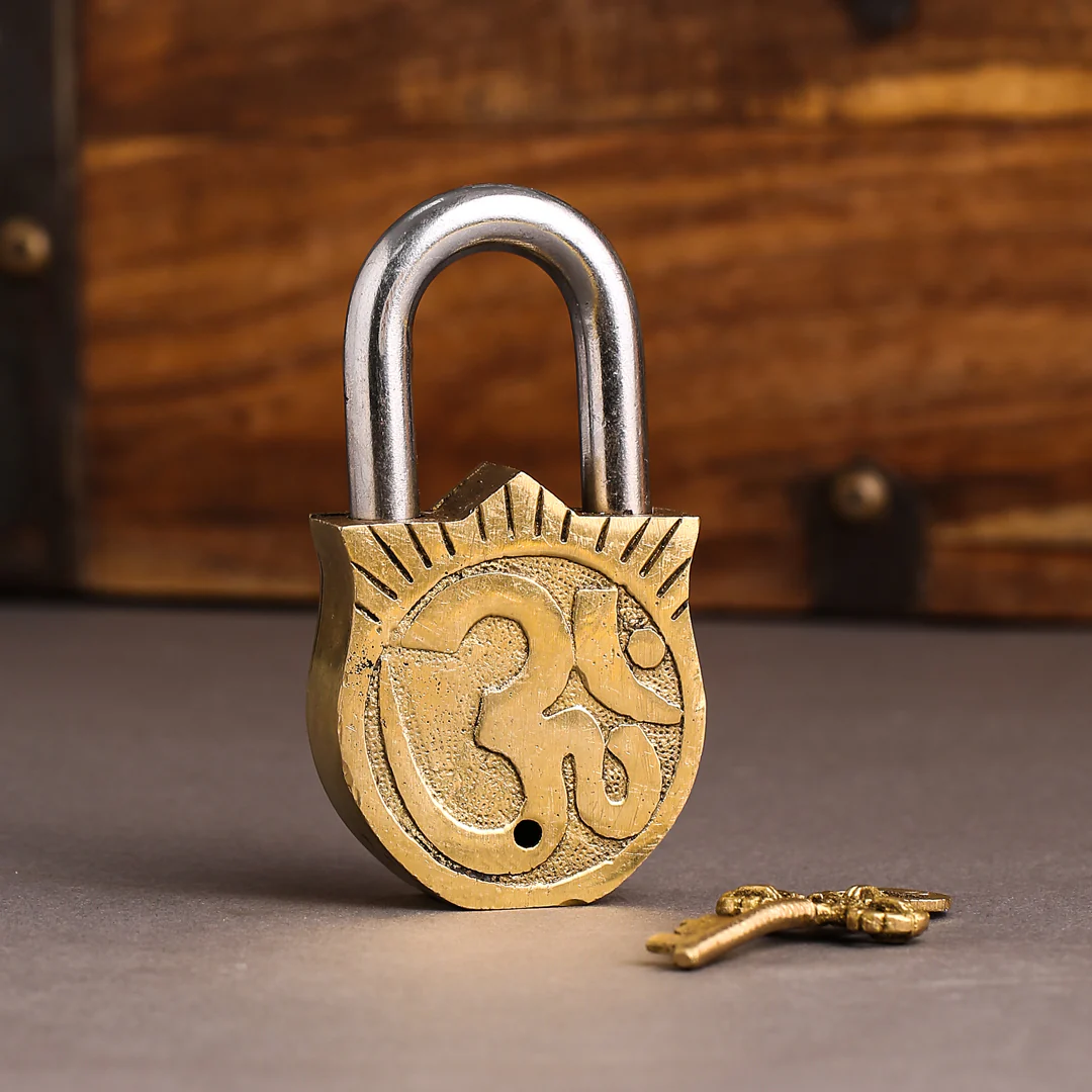 Brass Murugan Door Lock With Three Brass Keys (4.5 Inch) - Image 3