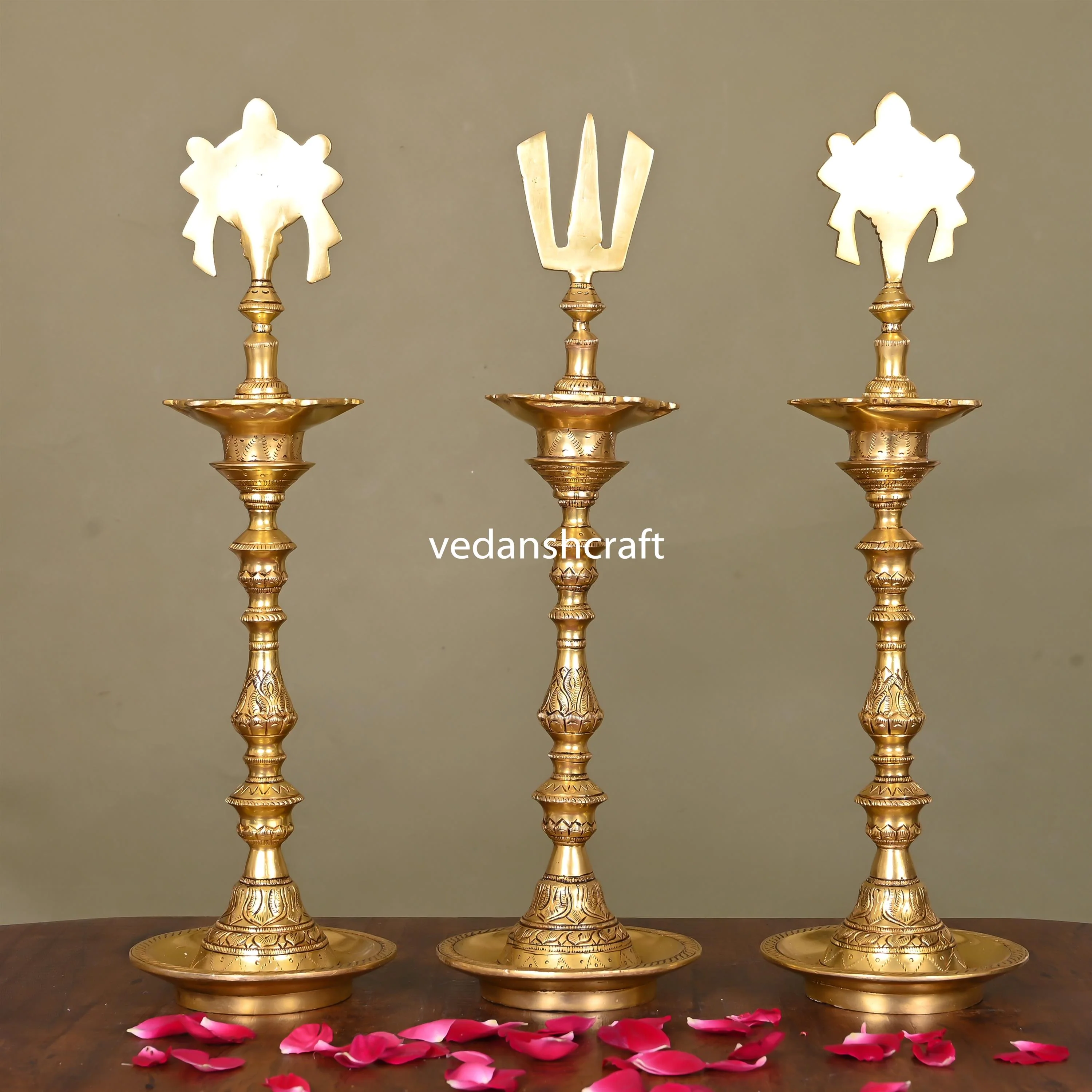 Brass Shankh Chakra And Namah Lamp Set (17 Inch) - Image 3
