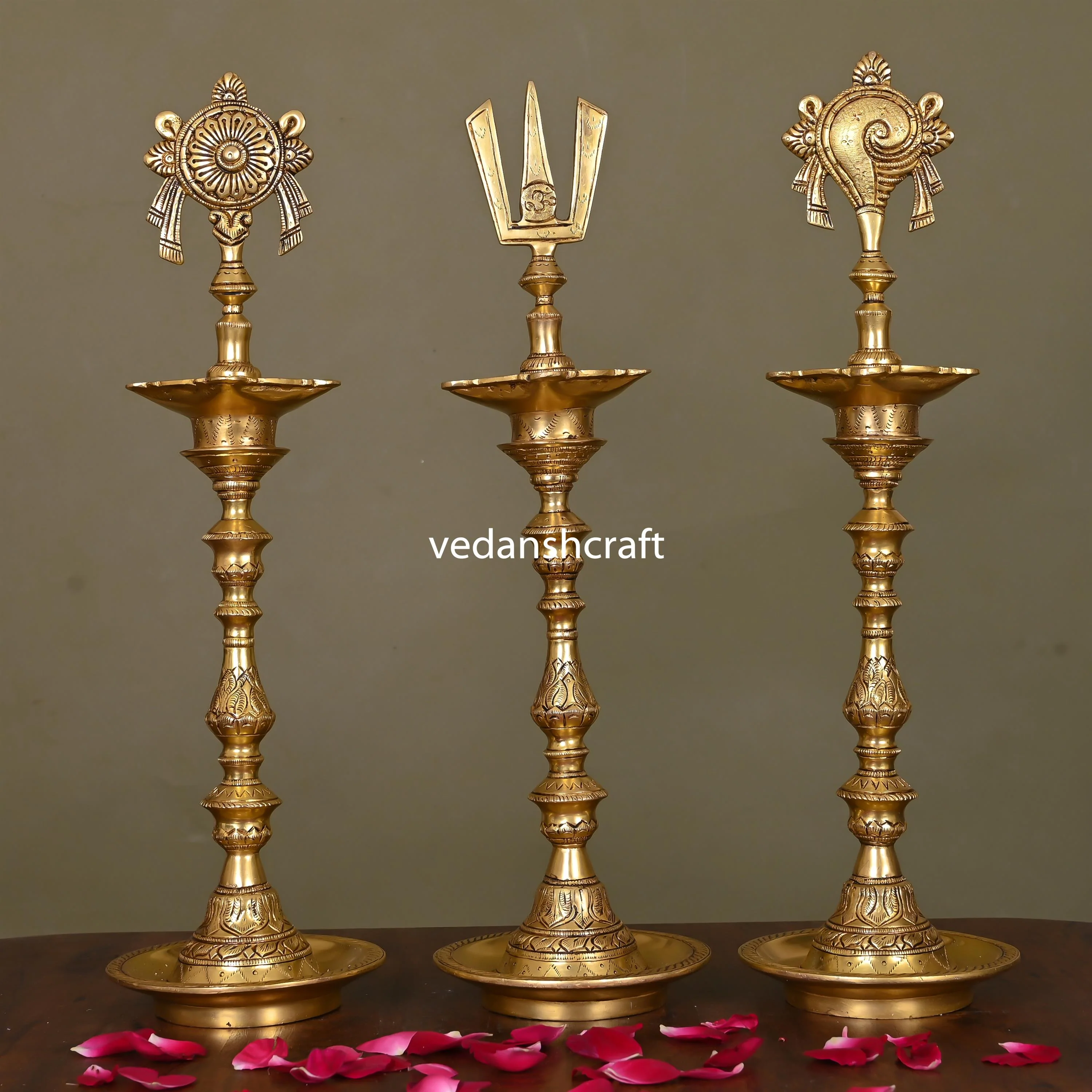 Brass Shankh Chakra And Namah Lamp Set (17 Inch) - Image 4