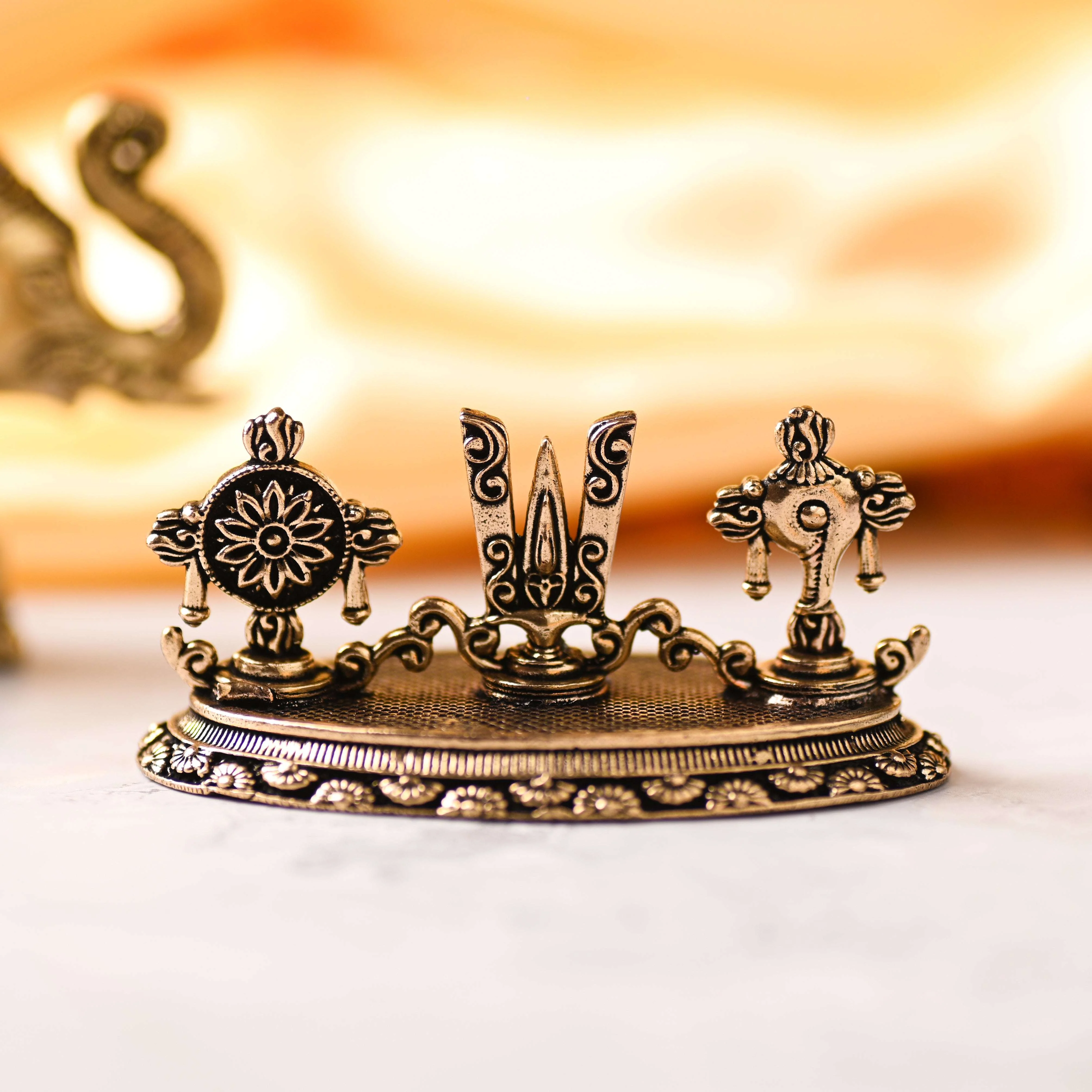 Brass Shankh Chakra Namah Lightweight Showpiece (1.5 Inch)