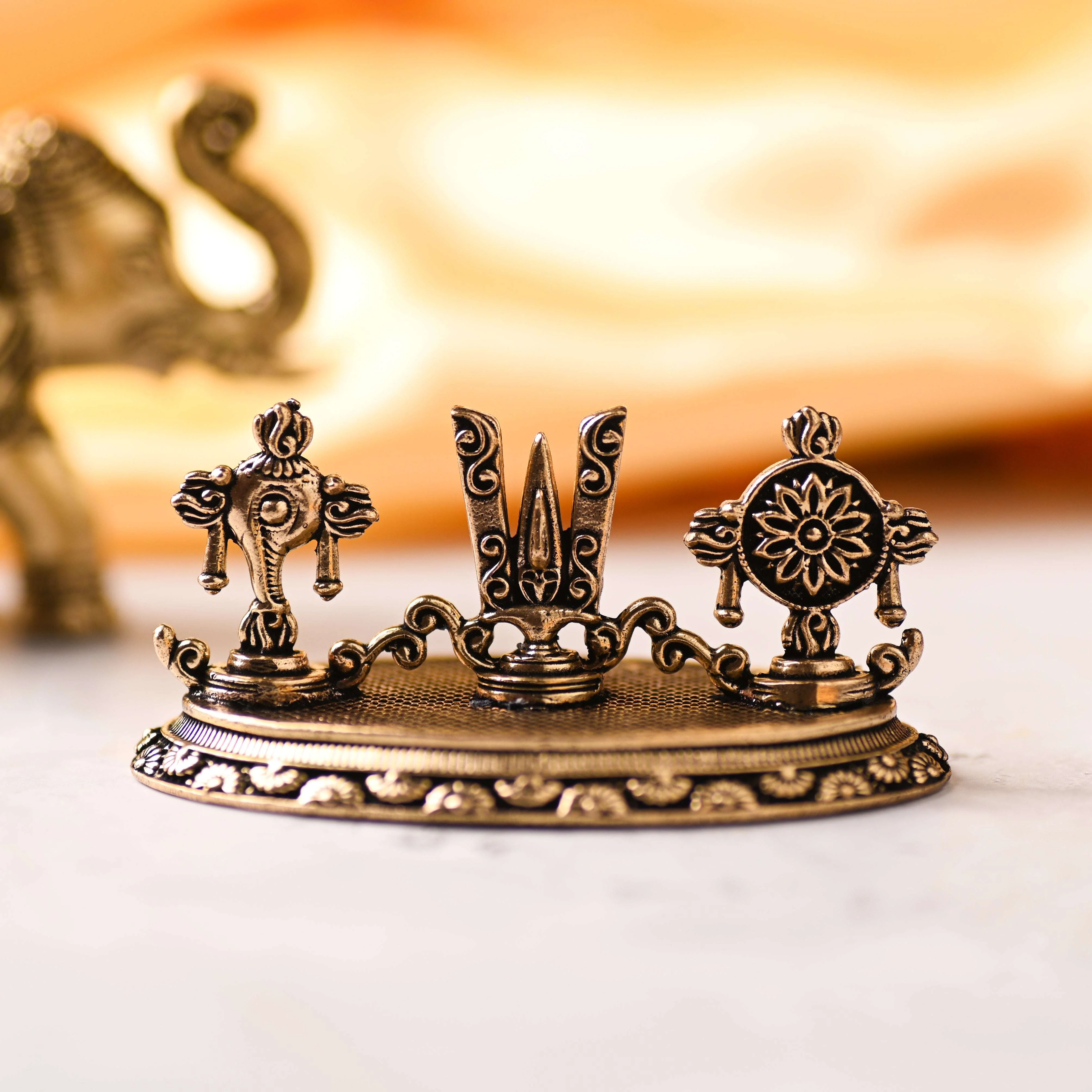 Brass Shankh Chakra Namah Lightweight Showpiece (1.5 Inch) - Image 3
