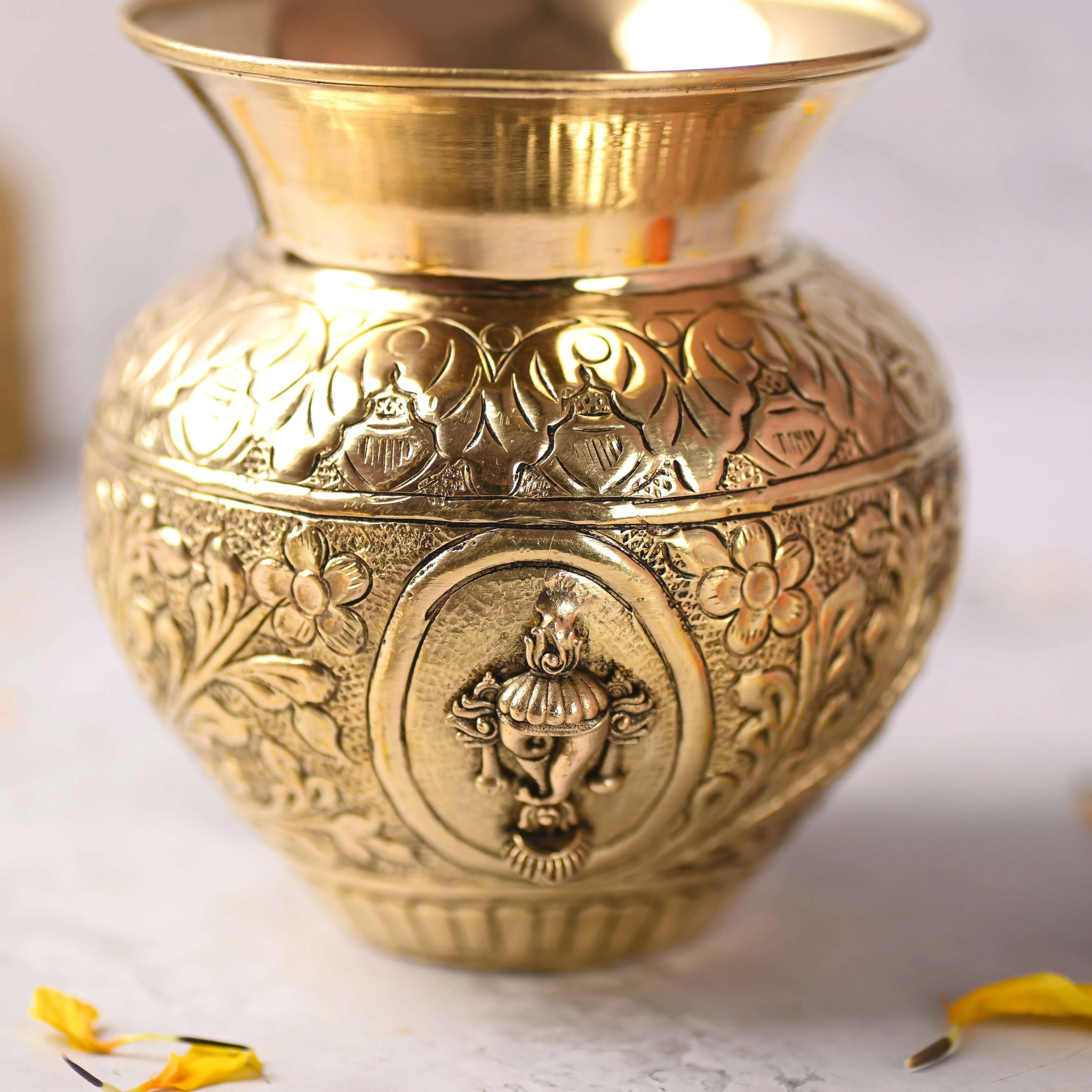 Brass Shankh Chakra Namaha Kodam / Kalash (5 Inch) - Image 6