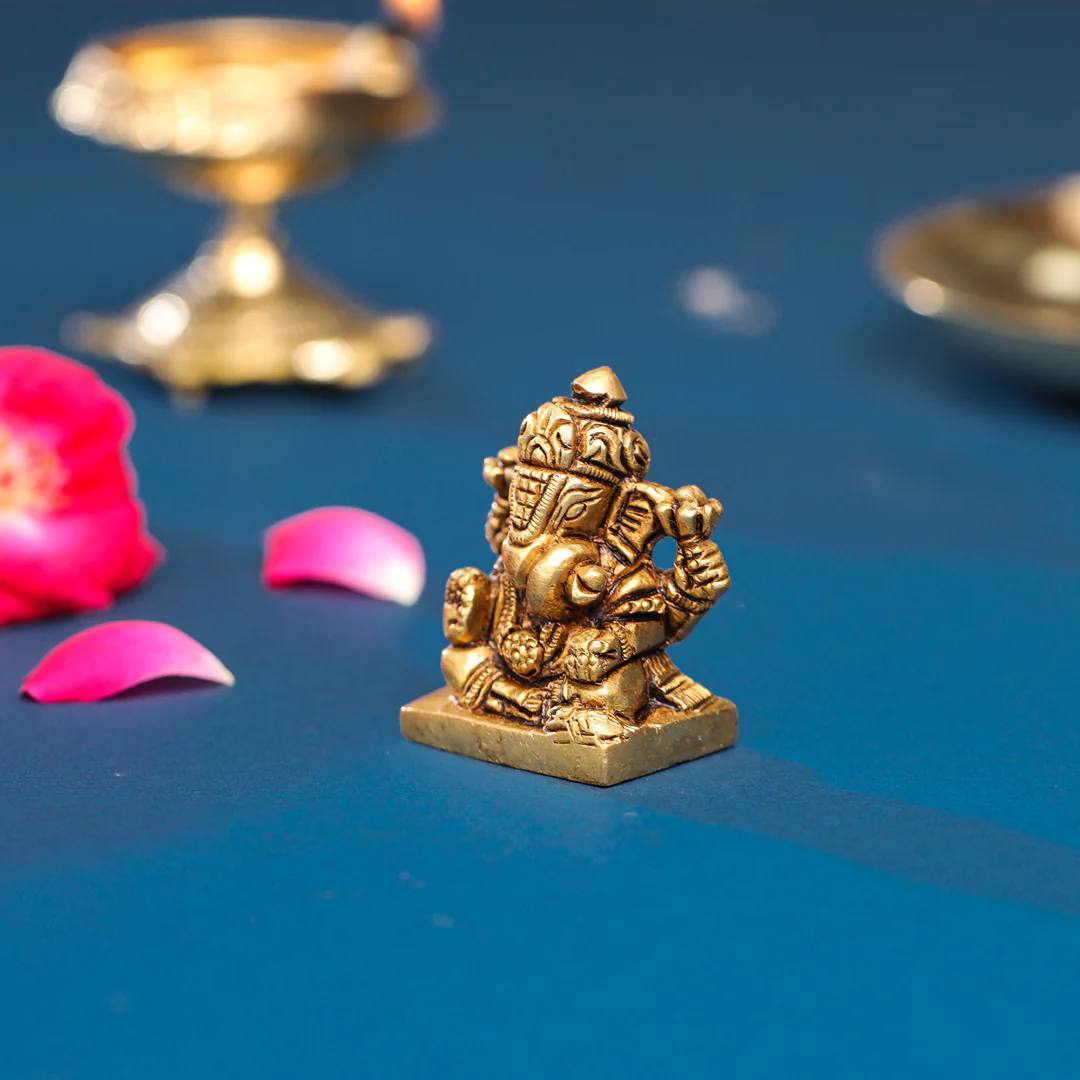 Brass Superfine Blessing Sitting Ganesha Idol (2 Inch) - Image 2