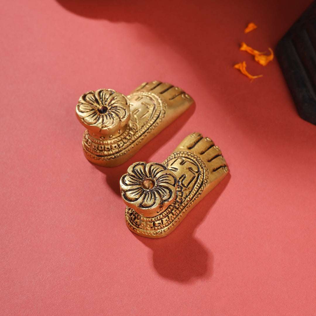 Brass Superfine Lakshmi Charan Paduka Set (1.2 Inch) - Image 3