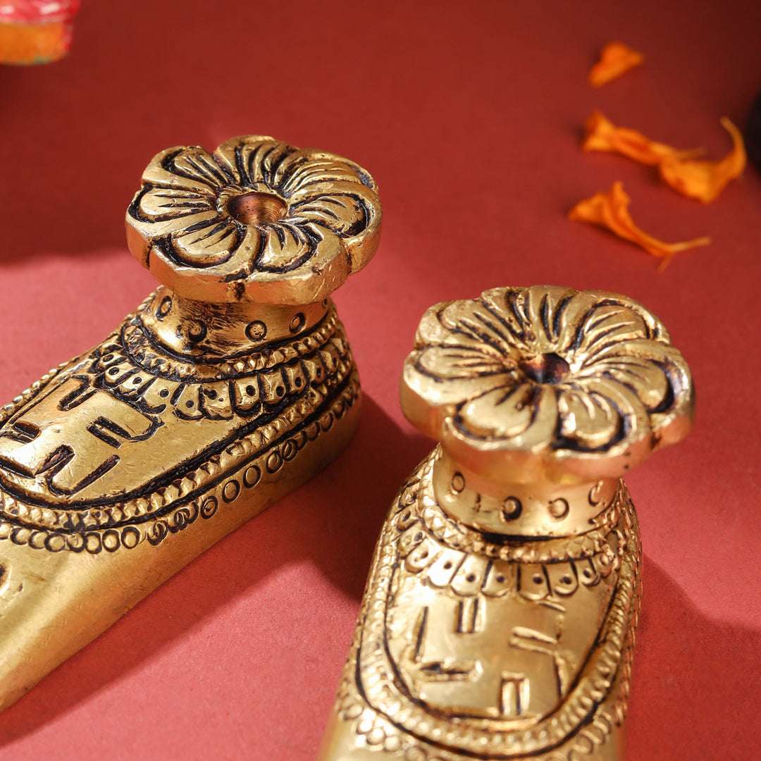 Brass Superfine Lakshmi Charan Paduka Set (1.2 Inch) - Image 5