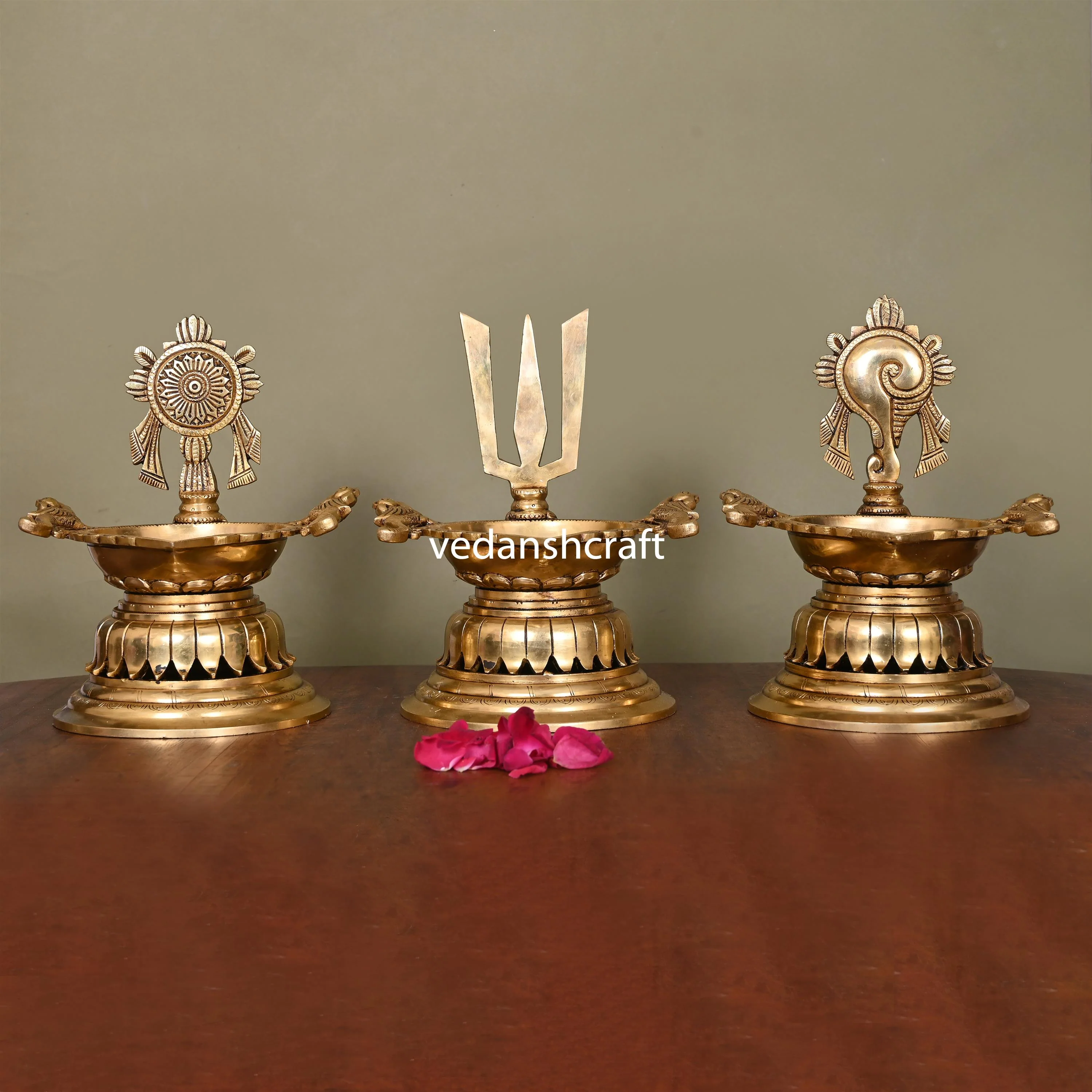 Brass Superfine Shankh Chakra And Namah Diya Set (9.5 Inch) - Image 2