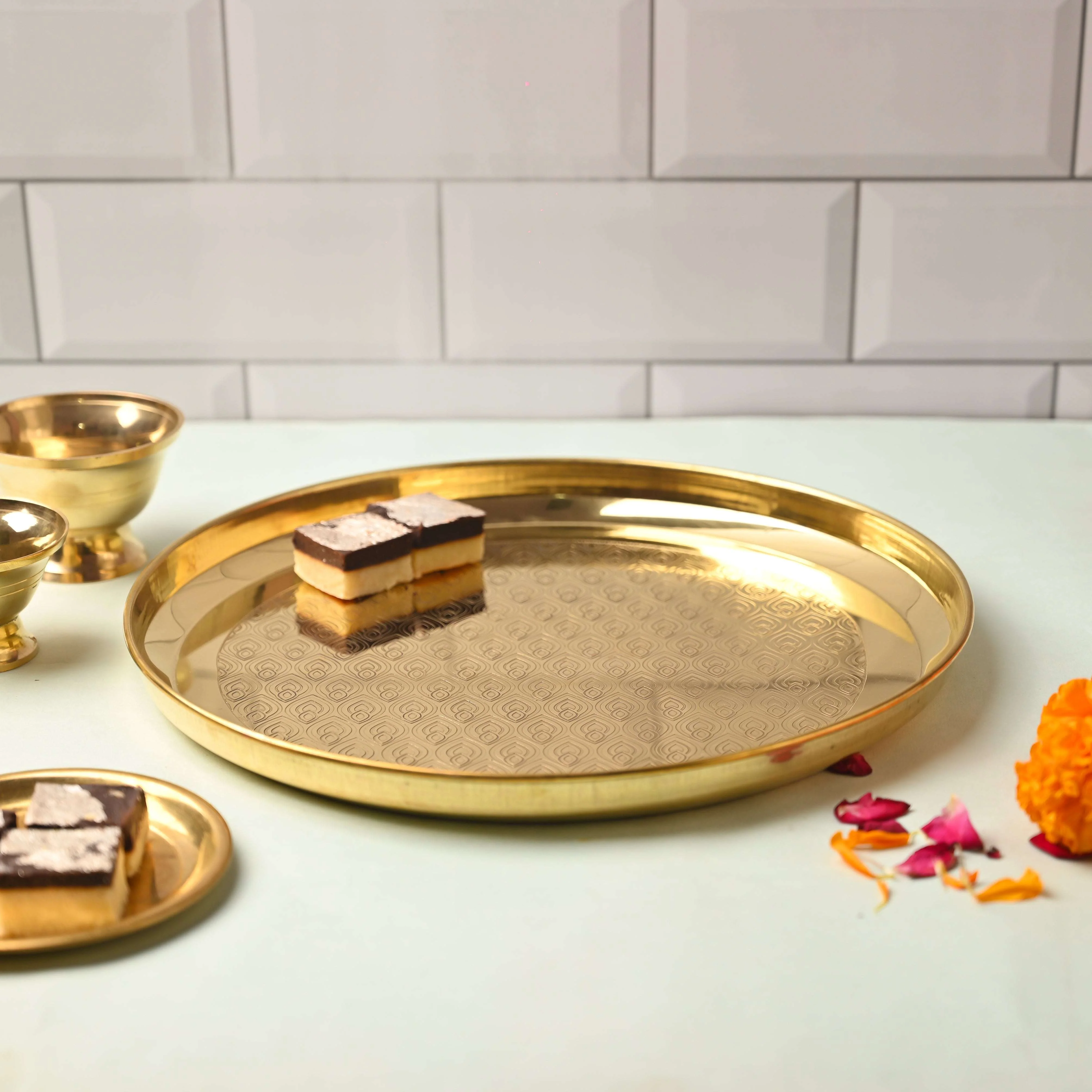 Brass Handcrafted Thali – Traditional Indian Brassware for Dining Elegance (11.7 Inch) - Image 2