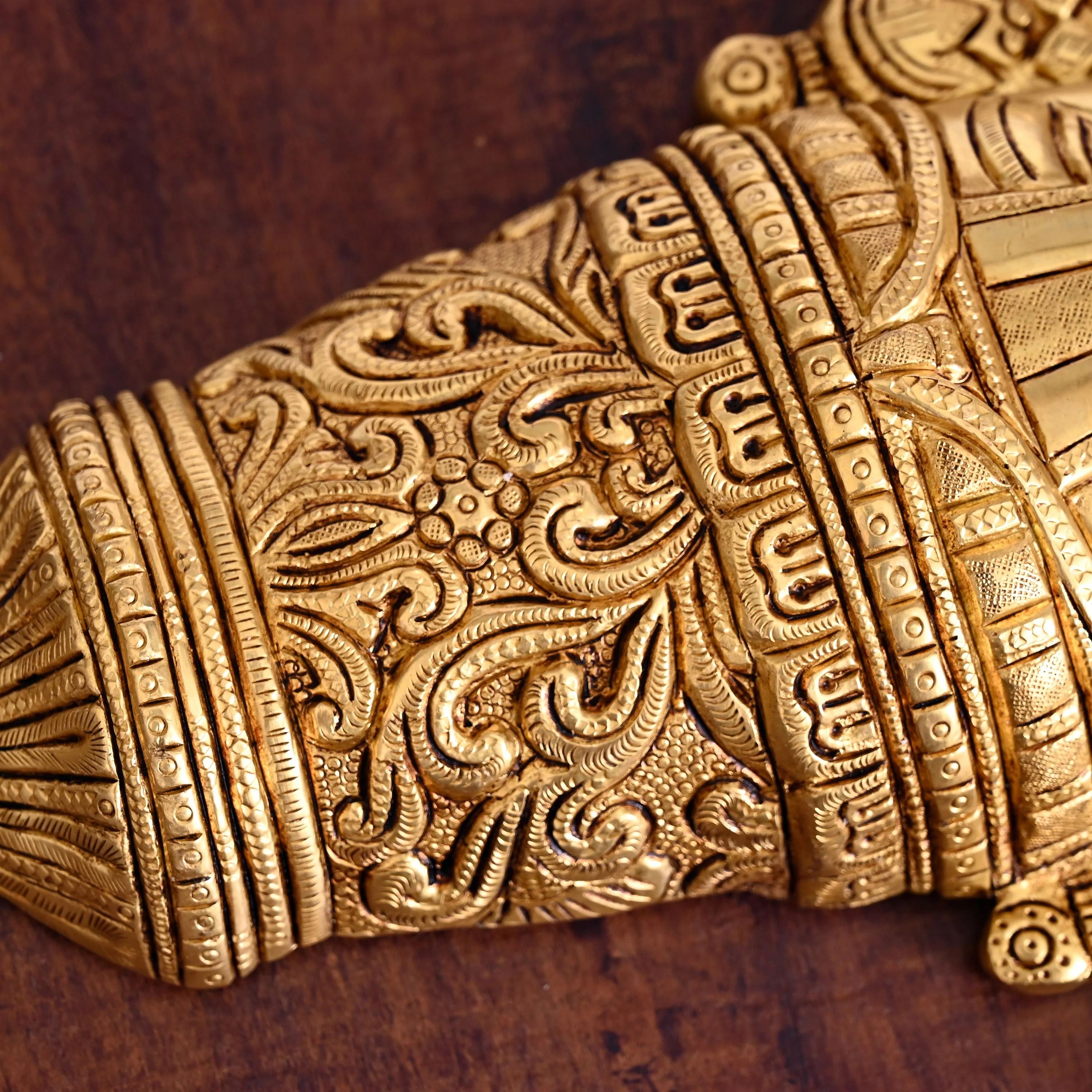 Brass Tirupati Balaji/Venkateshwar Face Wall Hanging (12 Inch) - Image 3