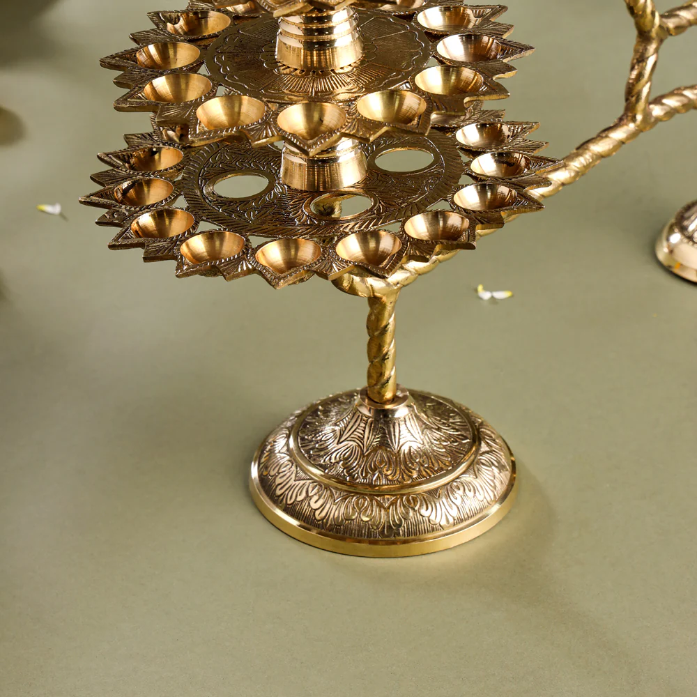 Brass Traditional 51 Petal Ganga Aarti (18 Inch) - Image 4
