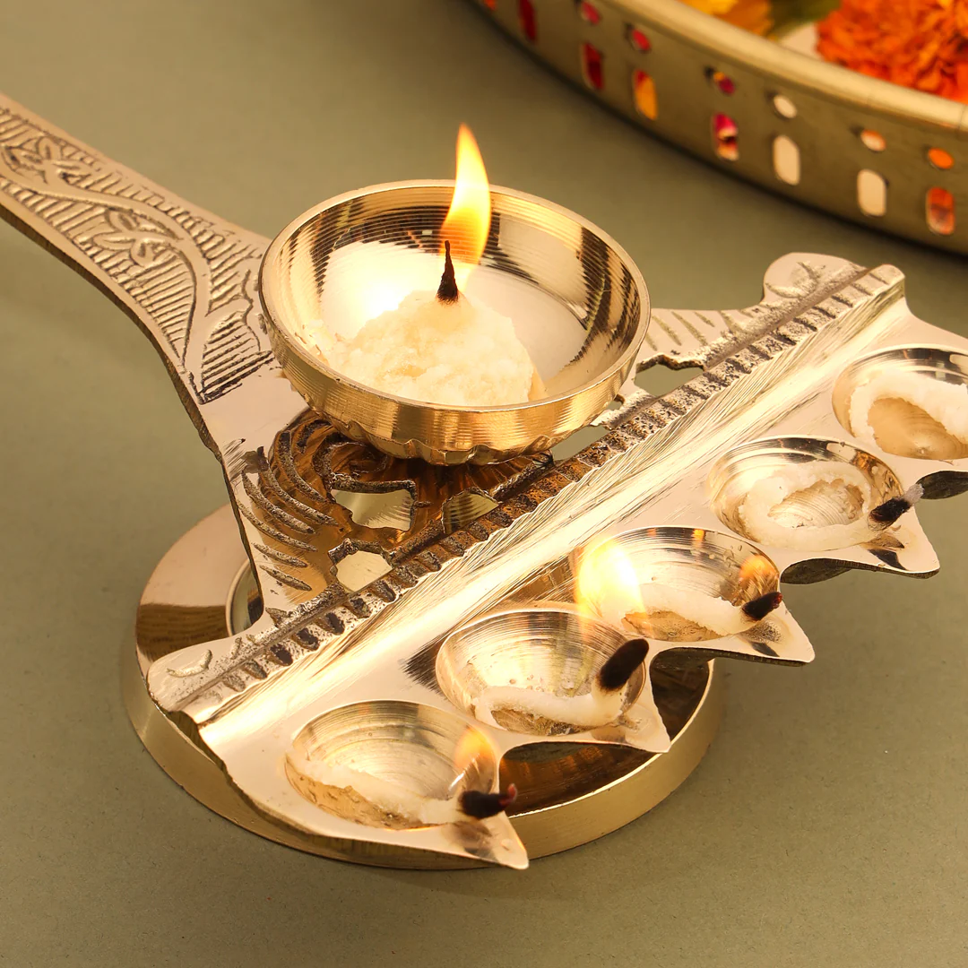 Brass Traditional Panch Aarti With Handle (10.5 Inch) - Image 4