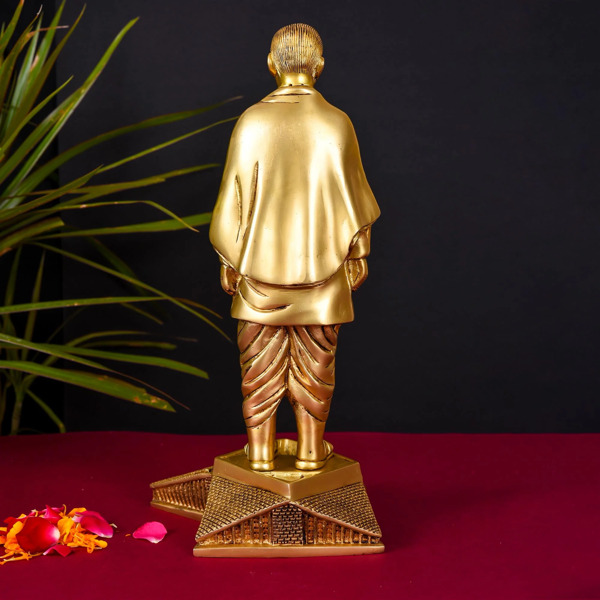Brass Vallabh Bhai Patel Statue (Statue Of Unity) (13 Inch) - Image 3