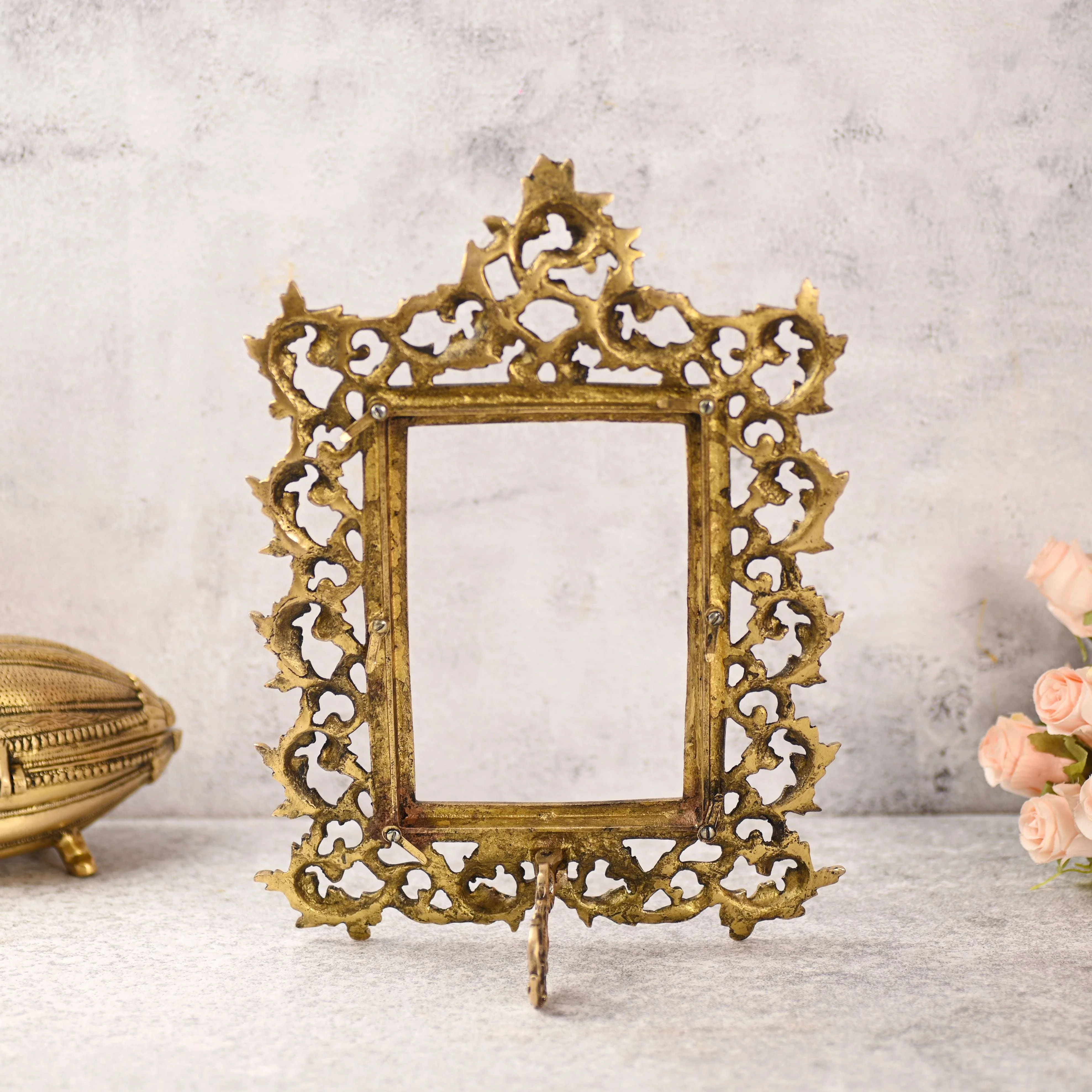 Brass Vintage Photo / Mirror Frame Table Top Decor (14 Inch) - Image 5
