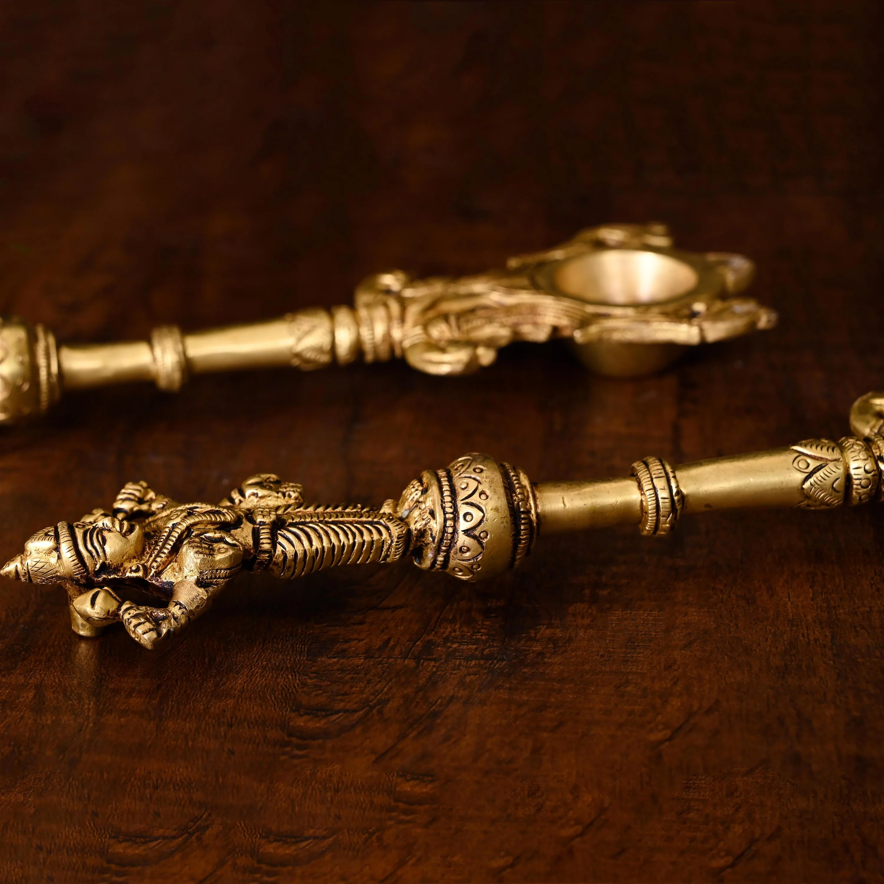 Brass Vishnu Lakshmi Ahuti Spoon Set (10.5 Inch) - Image 3