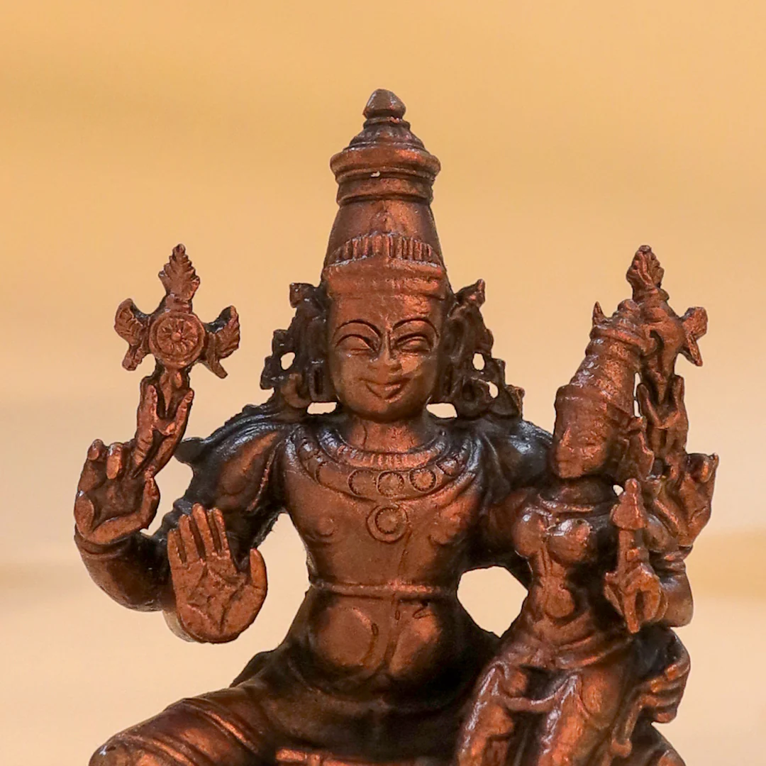 Copper Sitting Vishnu Lakshmi Idol (4 Inch) - Image 5