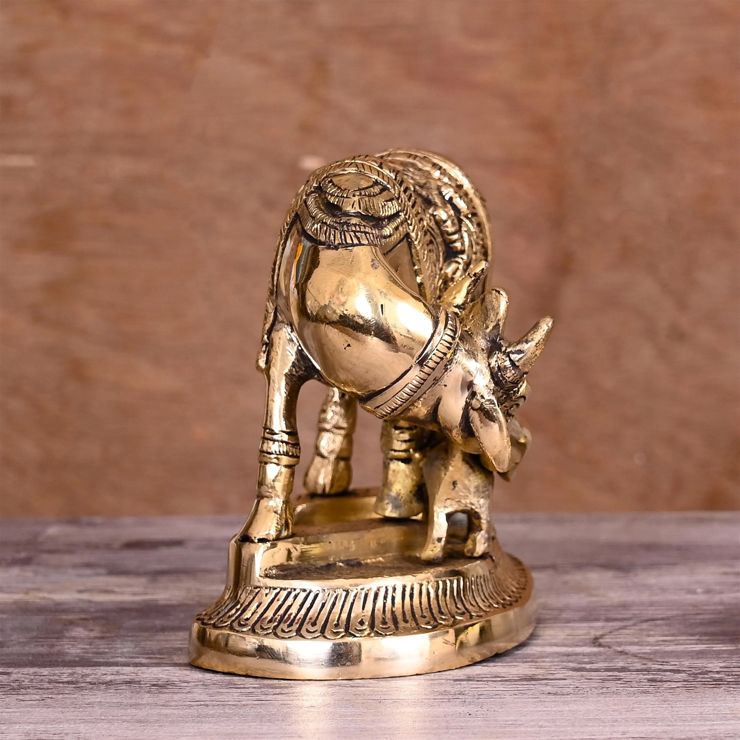 Brass Kamdhenu Cow With Calf Idol (4.5 Inch) - Image 2