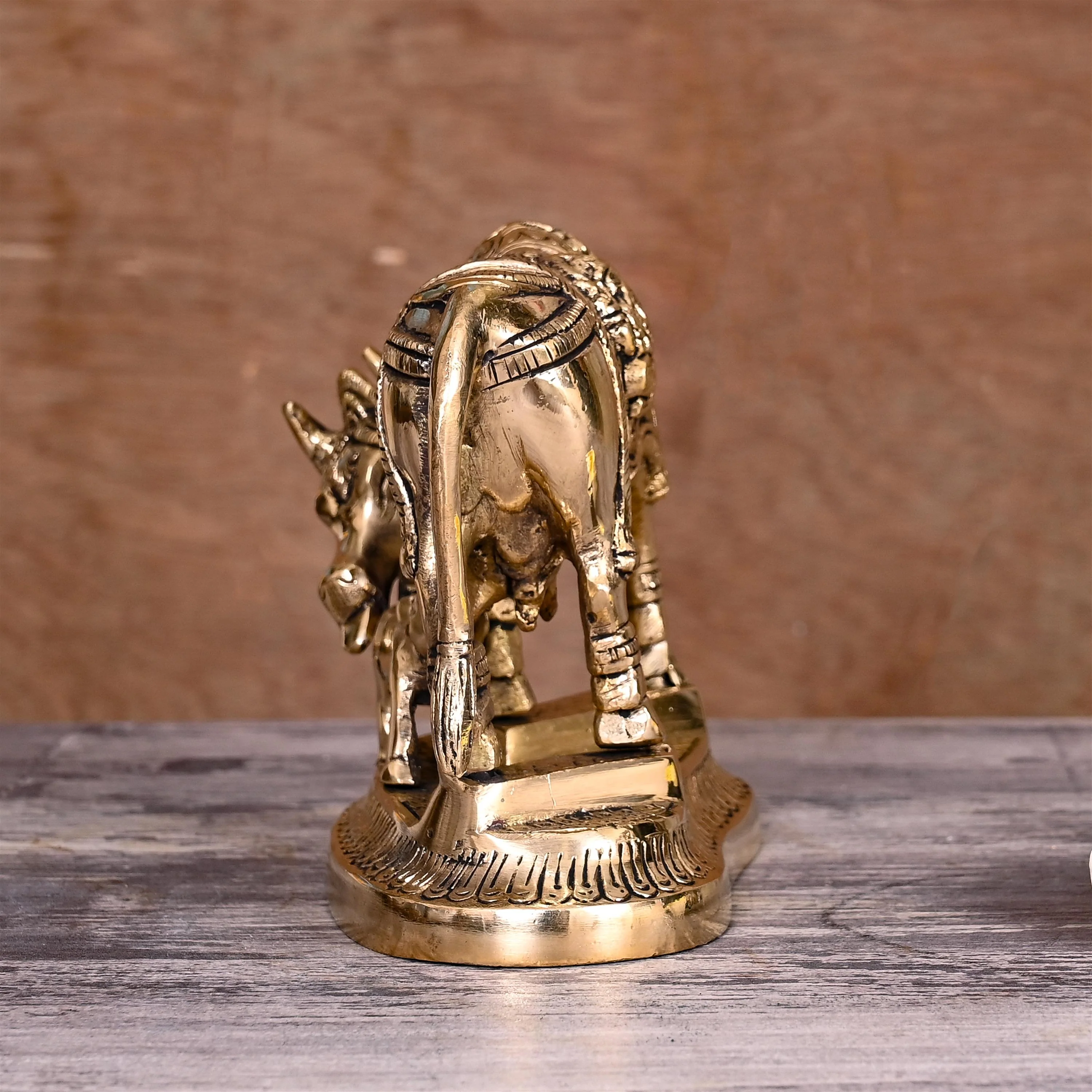 Brass Kamdhenu Cow With Calf Idol (4.5 Inch) - Image 3
