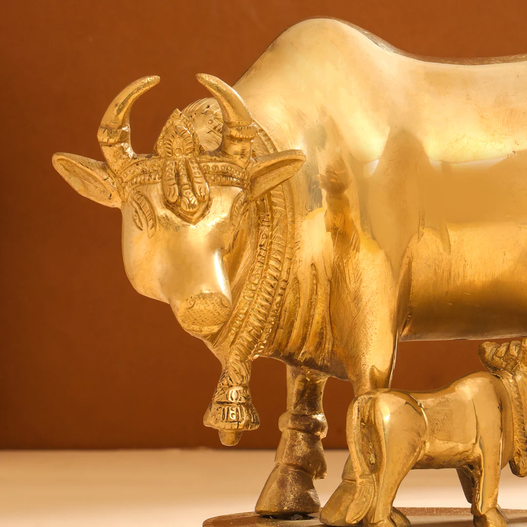 Brass Kamdhenu Cow With Calf Idol (6 Inch) - Image 3