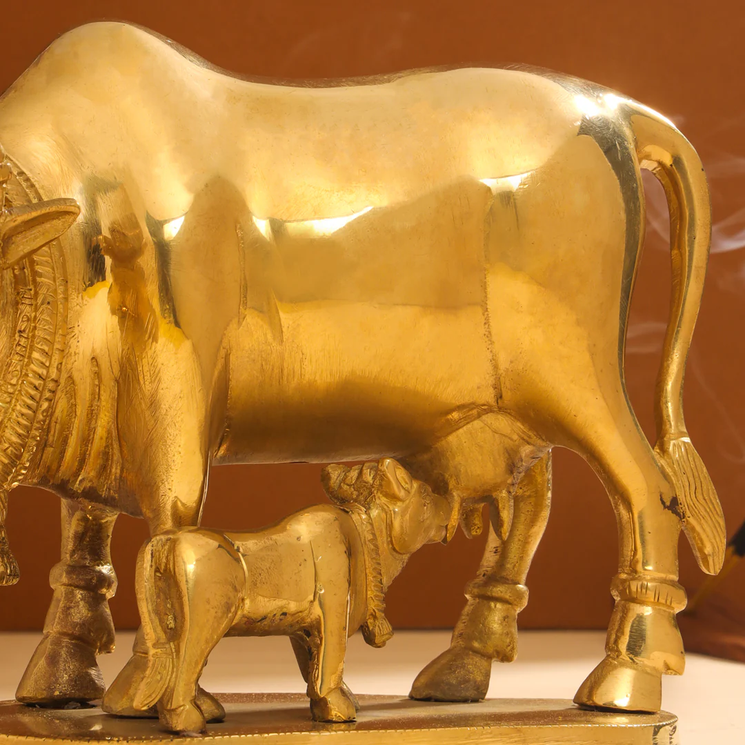 Brass Kamdhenu Cow With Calf Idol (6 Inch) - Image 4