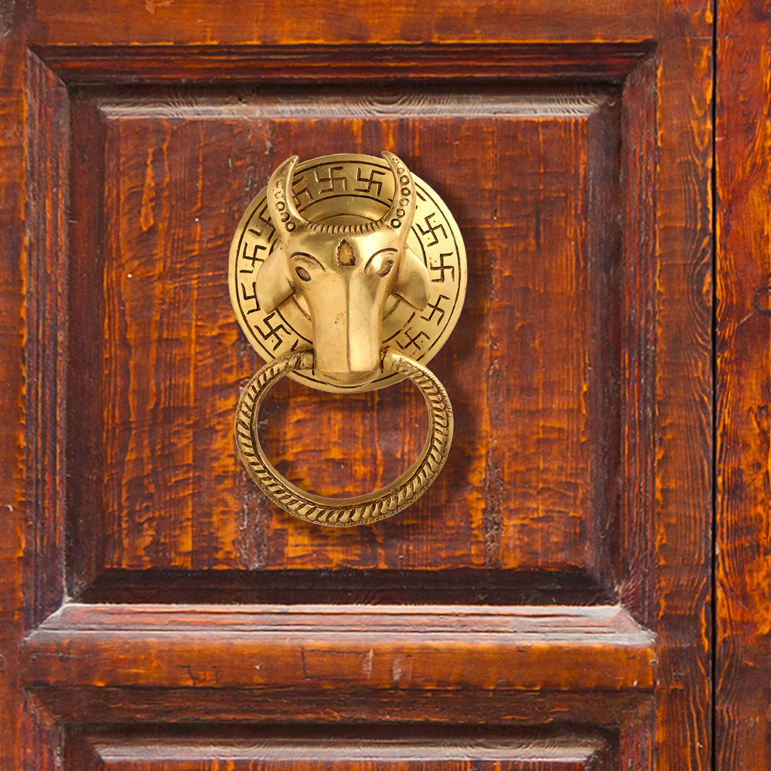 Brass Cow Face Door Knocker (6.5 Inch) - Image 2