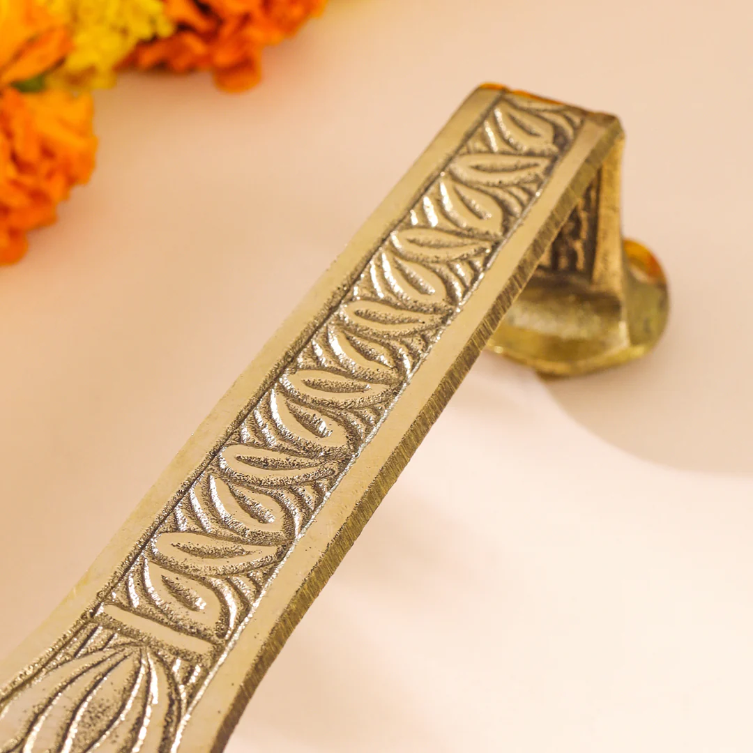 Brass Dhoop Aarti Spoon (11 Inch) - Image 4