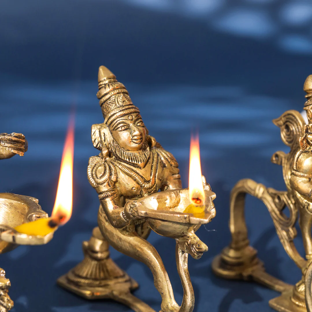 Brass Aarti Diya With Handle - Image 12