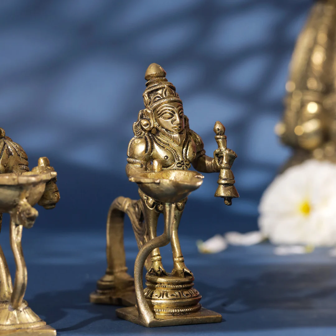 Brass Aarti Diya With Handle - Image 4