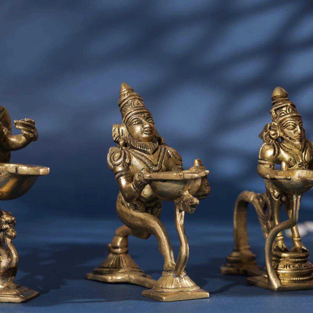 Brass Aarti Diya With Handle - Image 5