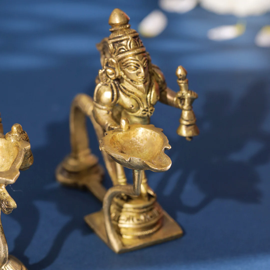 Brass Aarti Diya With Handle - Image 7