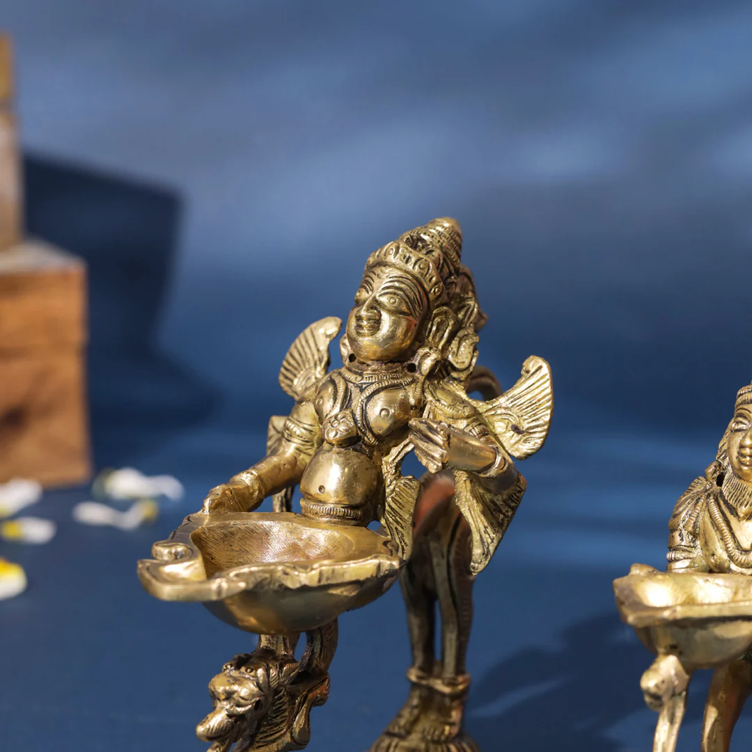 Brass Aarti Diya With Handle - Image 8